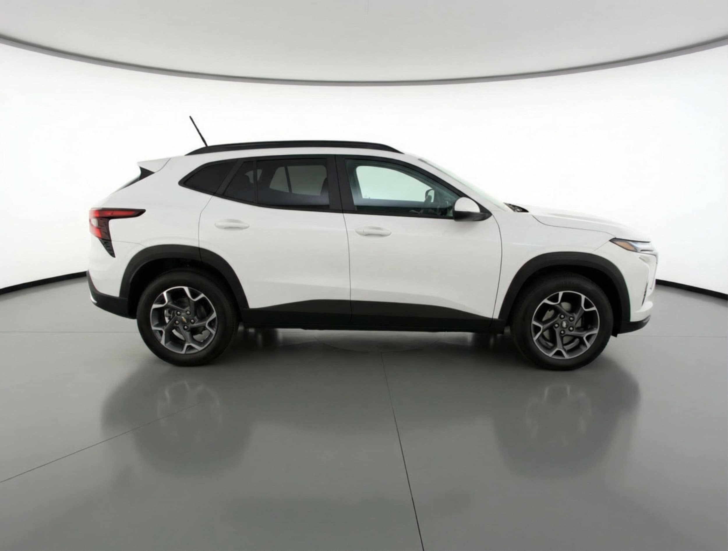 Thumbnail: 2025 Chevrolet Trax - 8