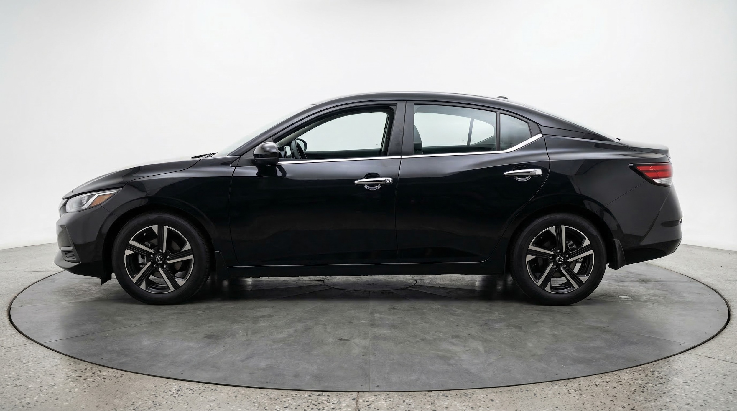 Thumbnail: 2025 Nissan Sentra - 4