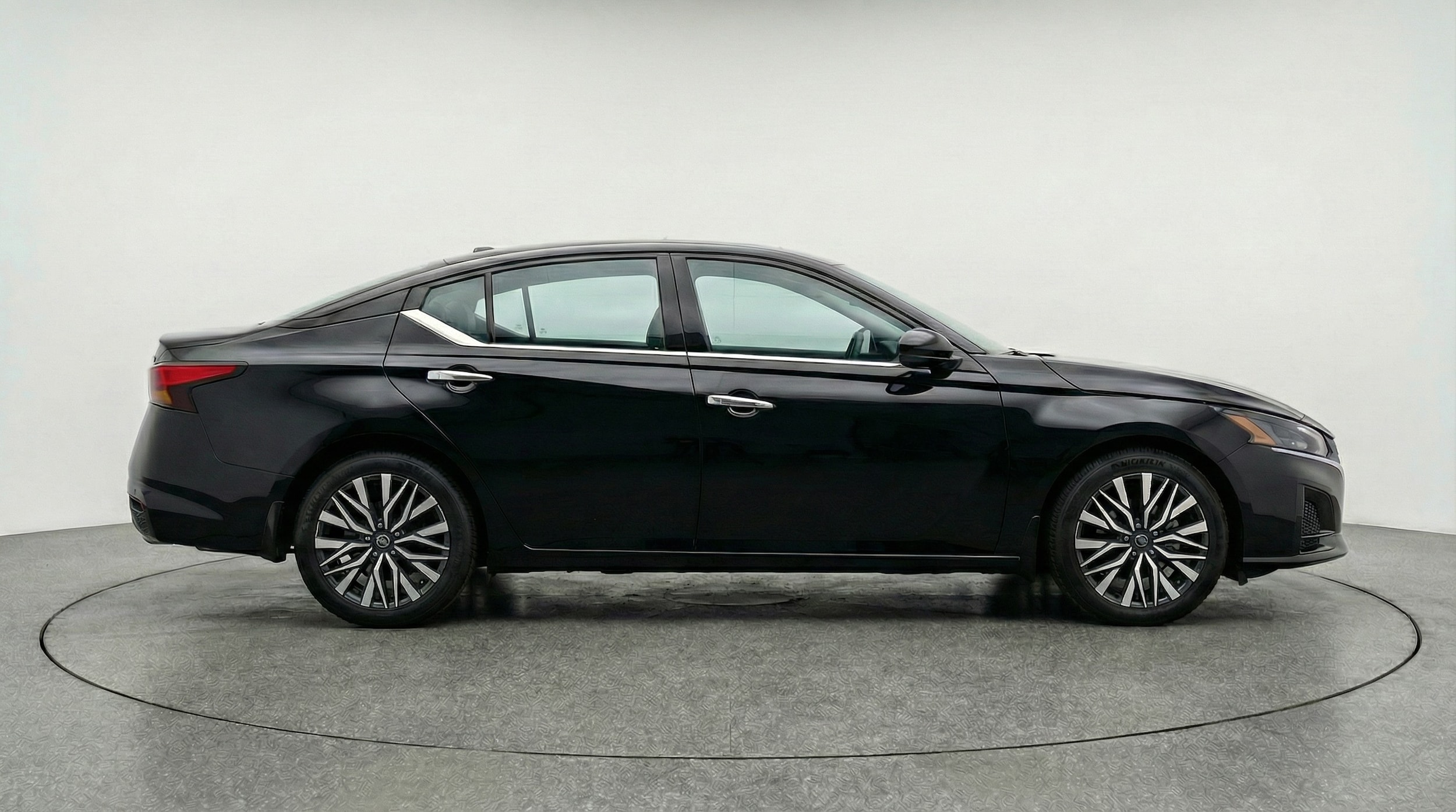 Thumbnail: 2025 Nissan Altima - 8