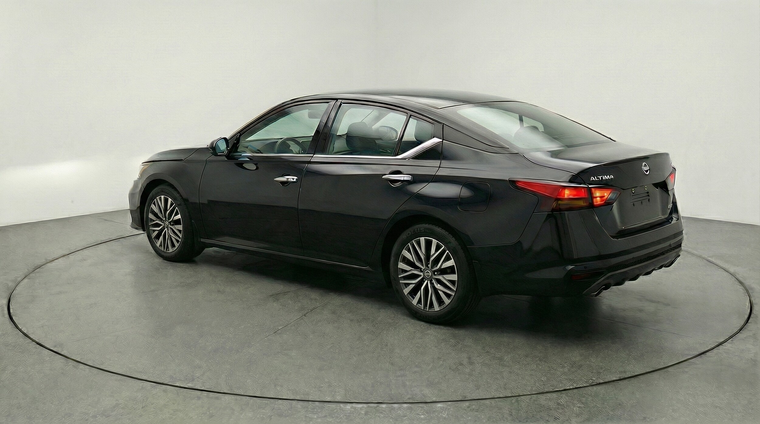 Thumbnail: 2025 Nissan Altima - 5