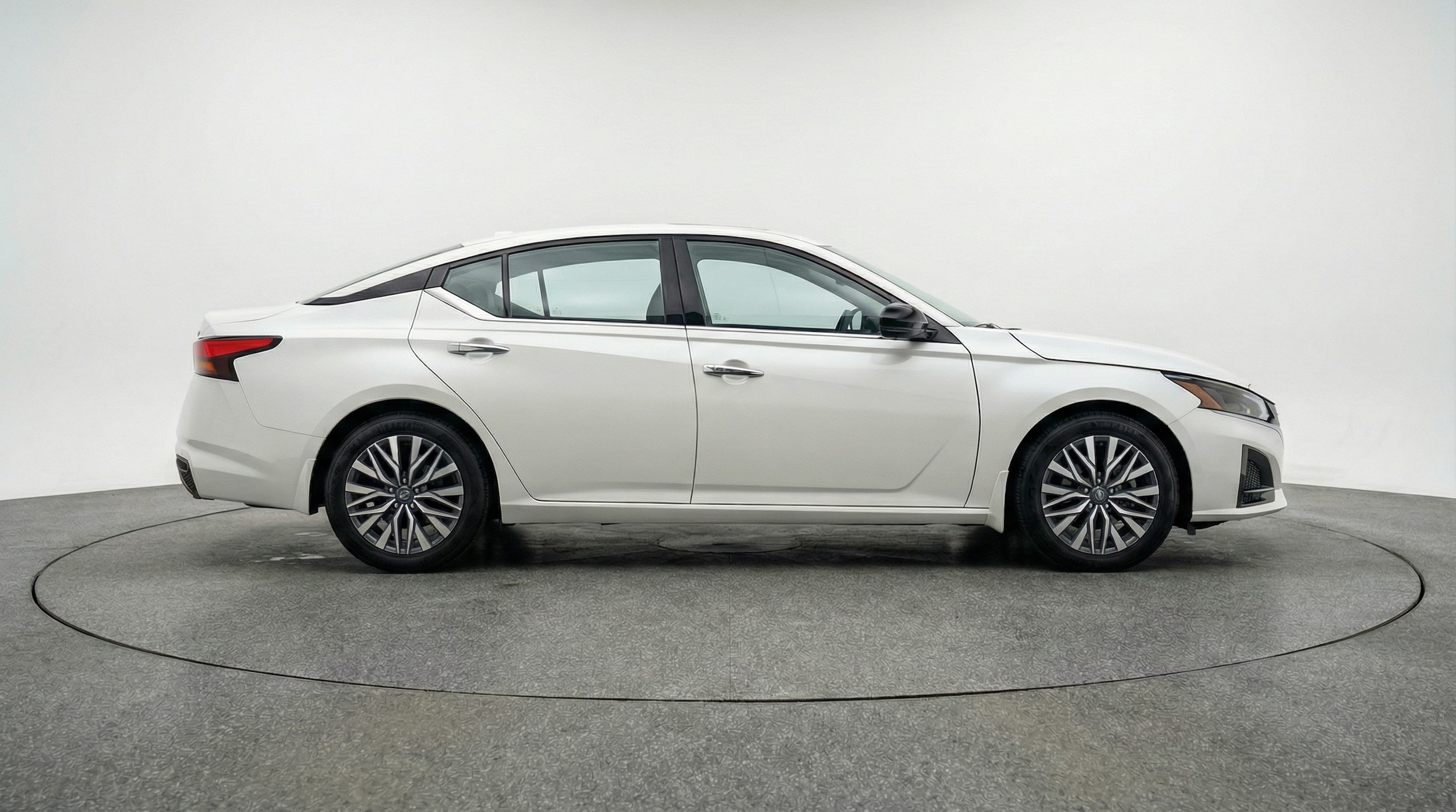 Thumbnail: 2025 Nissan Altima - 8