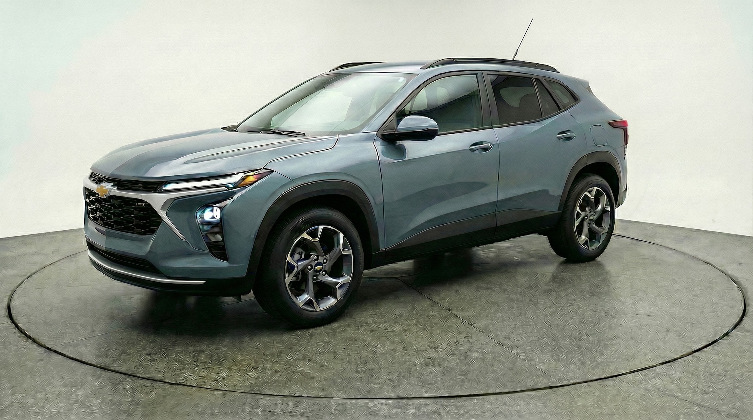 Thumbnail: 2025 Chevrolet Trax - 3