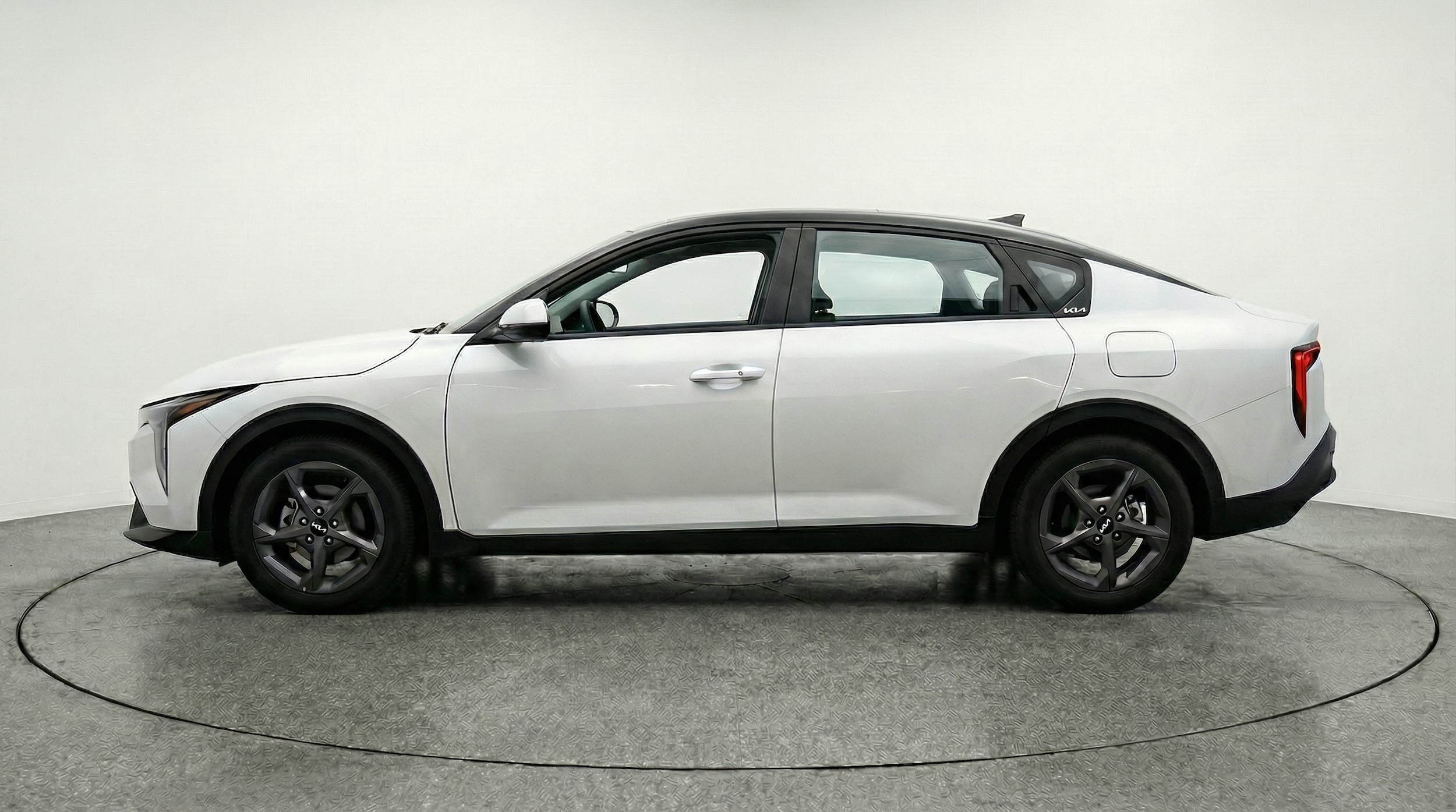 Thumbnail: 2025 Kia K4 - 4