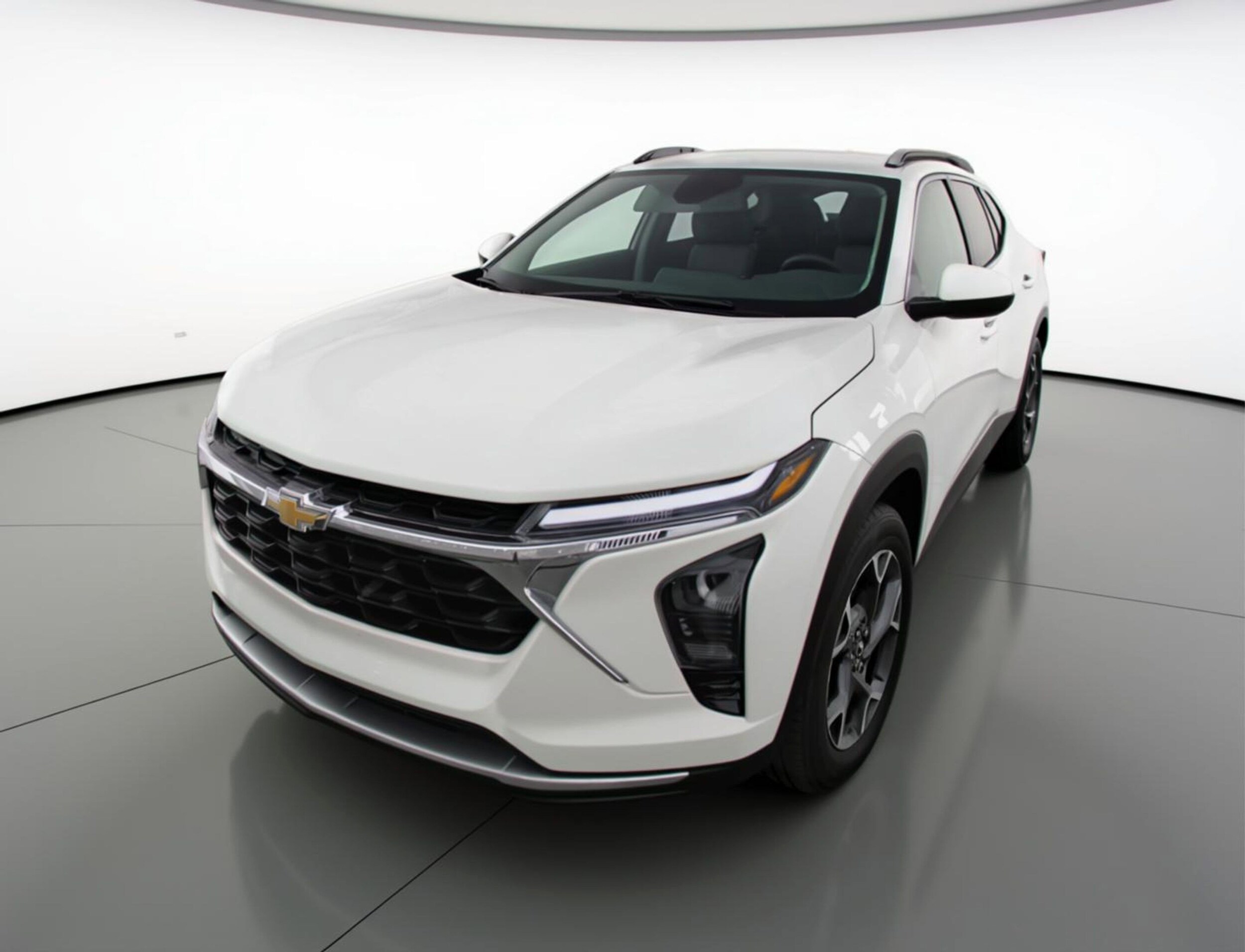 Thumbnail: 2025 Chevrolet Trax - 3