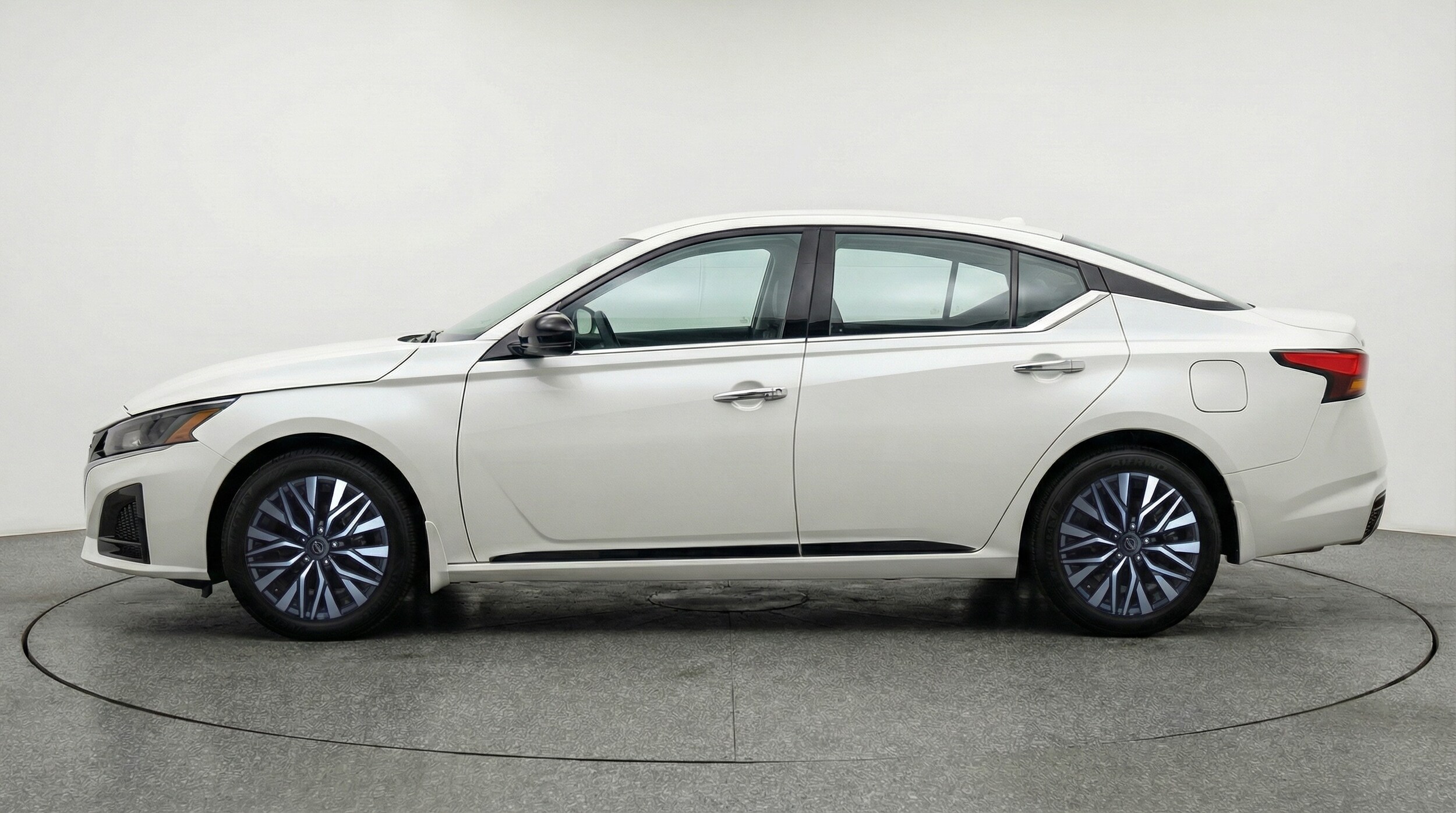 Thumbnail: 2025 Nissan Altima - 4