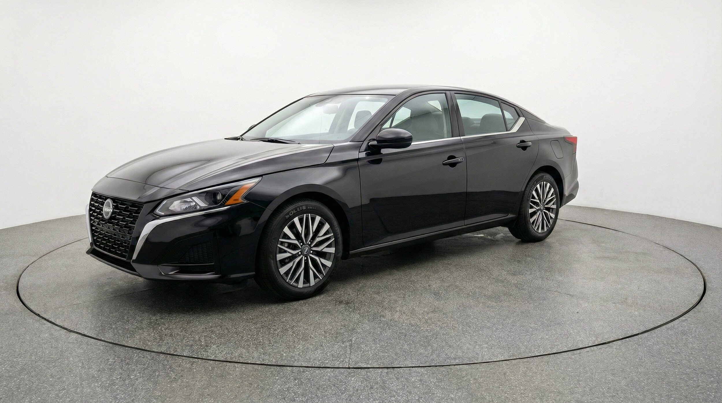 Thumbnail: 2025 Nissan Altima - 3