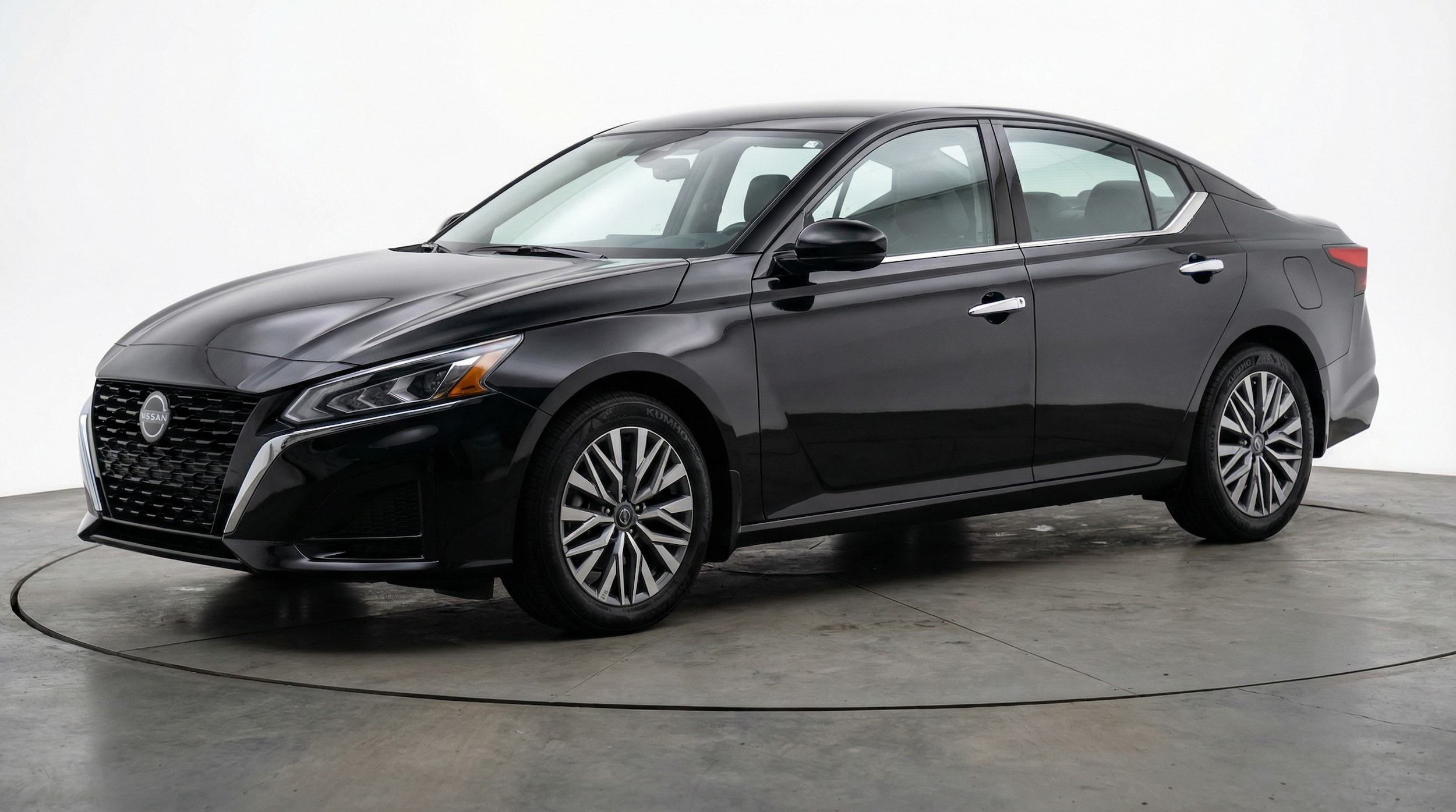 Thumbnail: 2025 Nissan Altima - 3