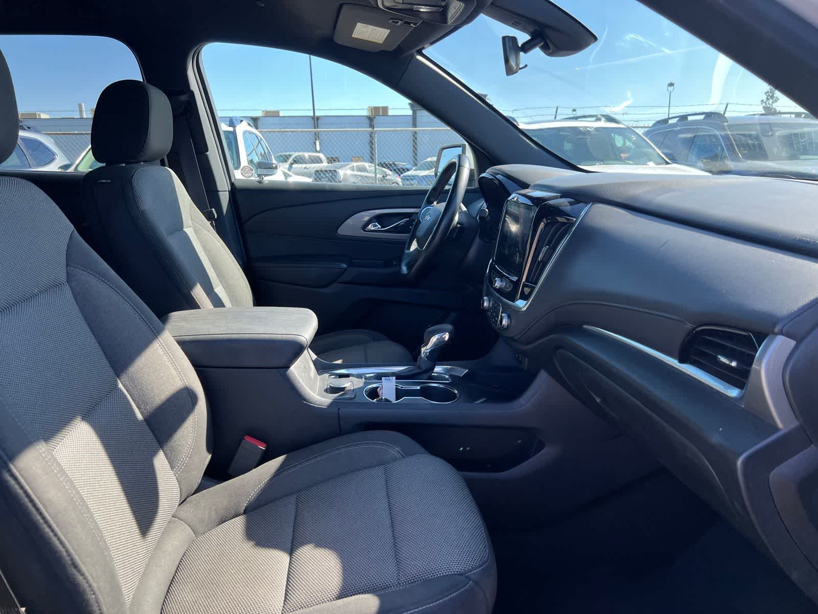 Thumbnail: 2023 Chevrolet Traverse - 27