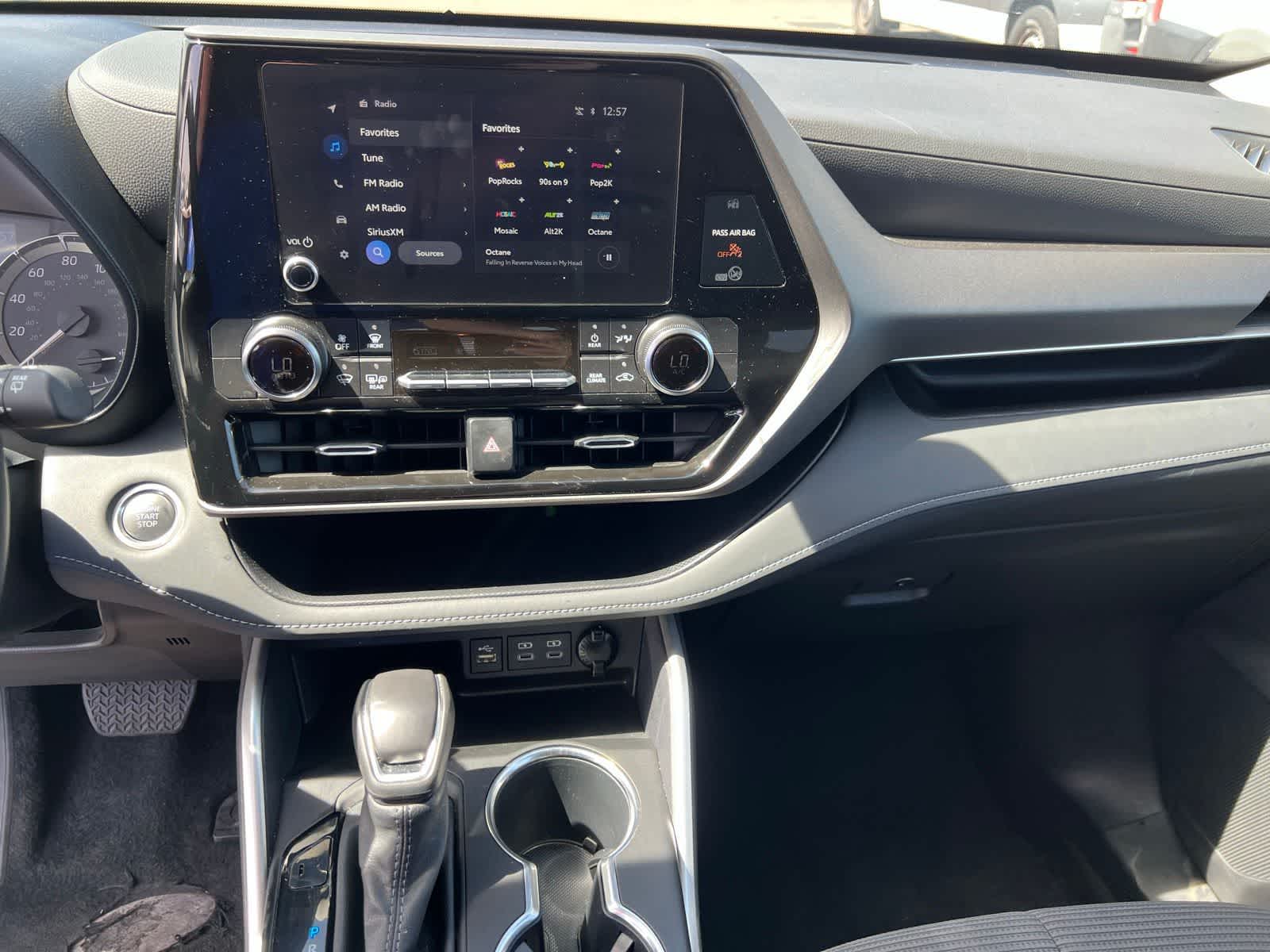 Thumbnail: 2025 Toyota Highlander - 31