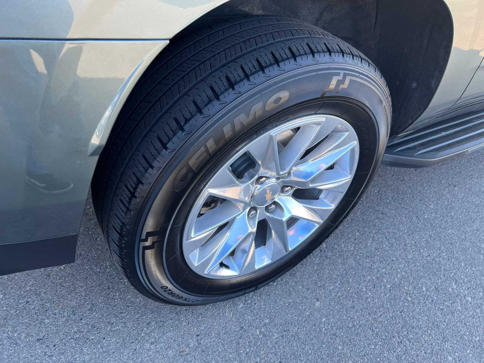 Thumbnail: 2023 Chevrolet Suburban - 20