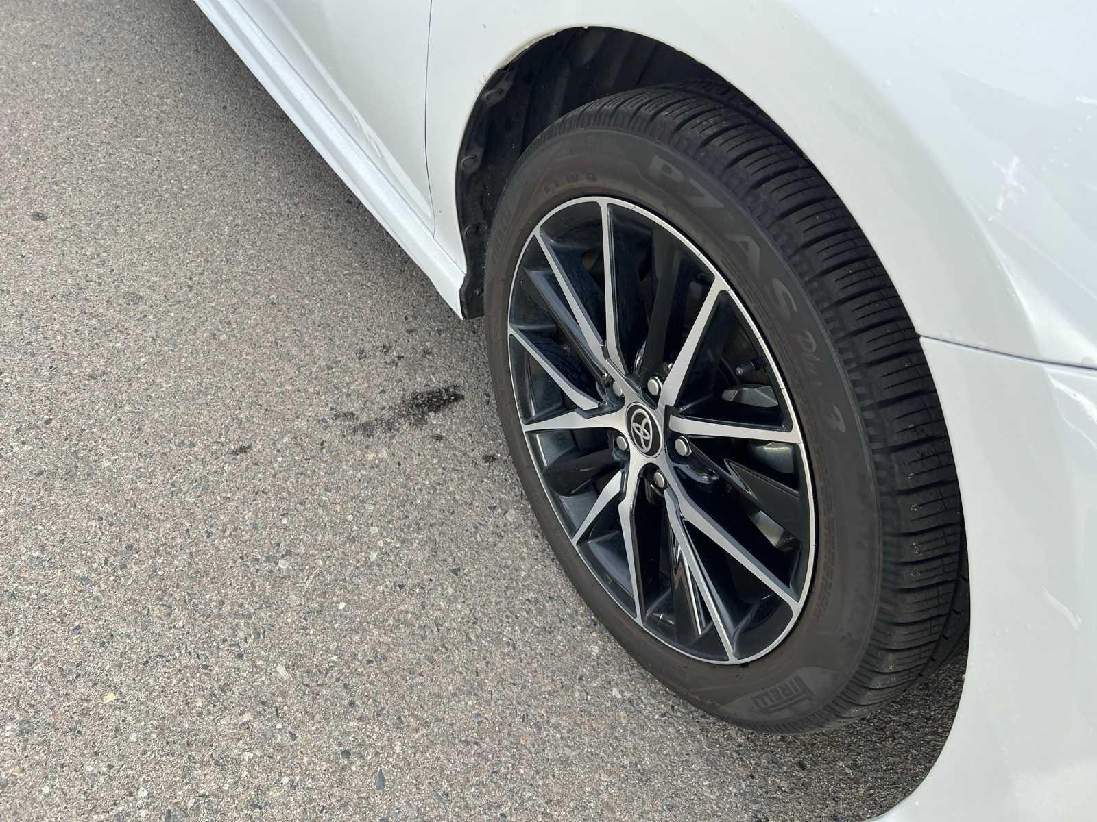 Thumbnail: 2021 Toyota Camry - 24