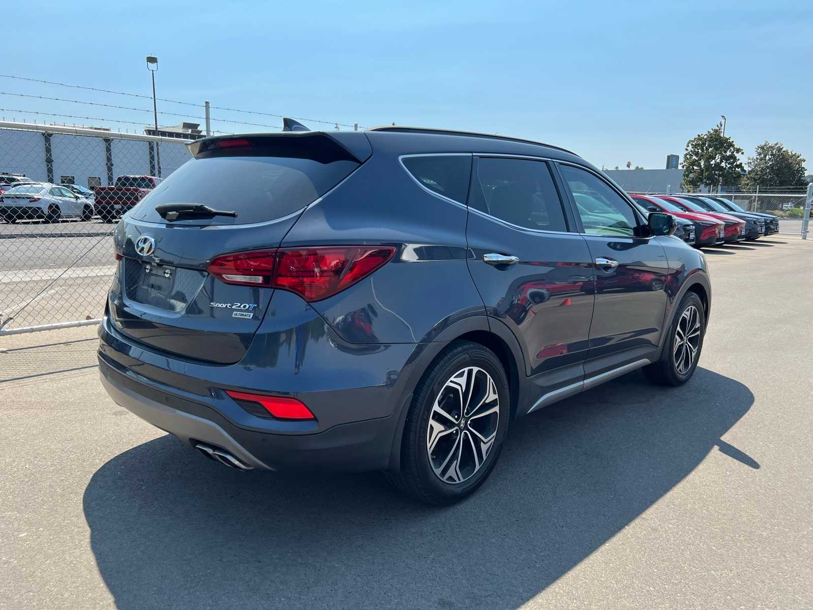 Thumbnail: 2017 Hyundai Santa Fe - 9