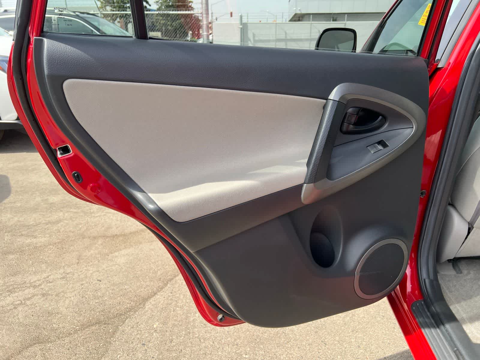 Thumbnail: 2010 Toyota RAV4 - 20