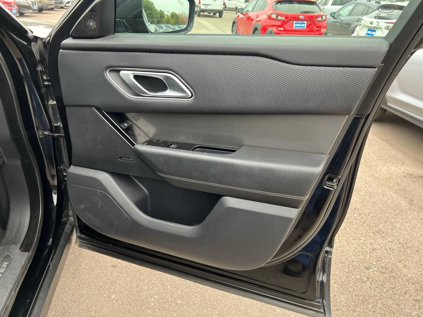 Thumbnail: 2020 Land Rover Range Rover Velar - 28