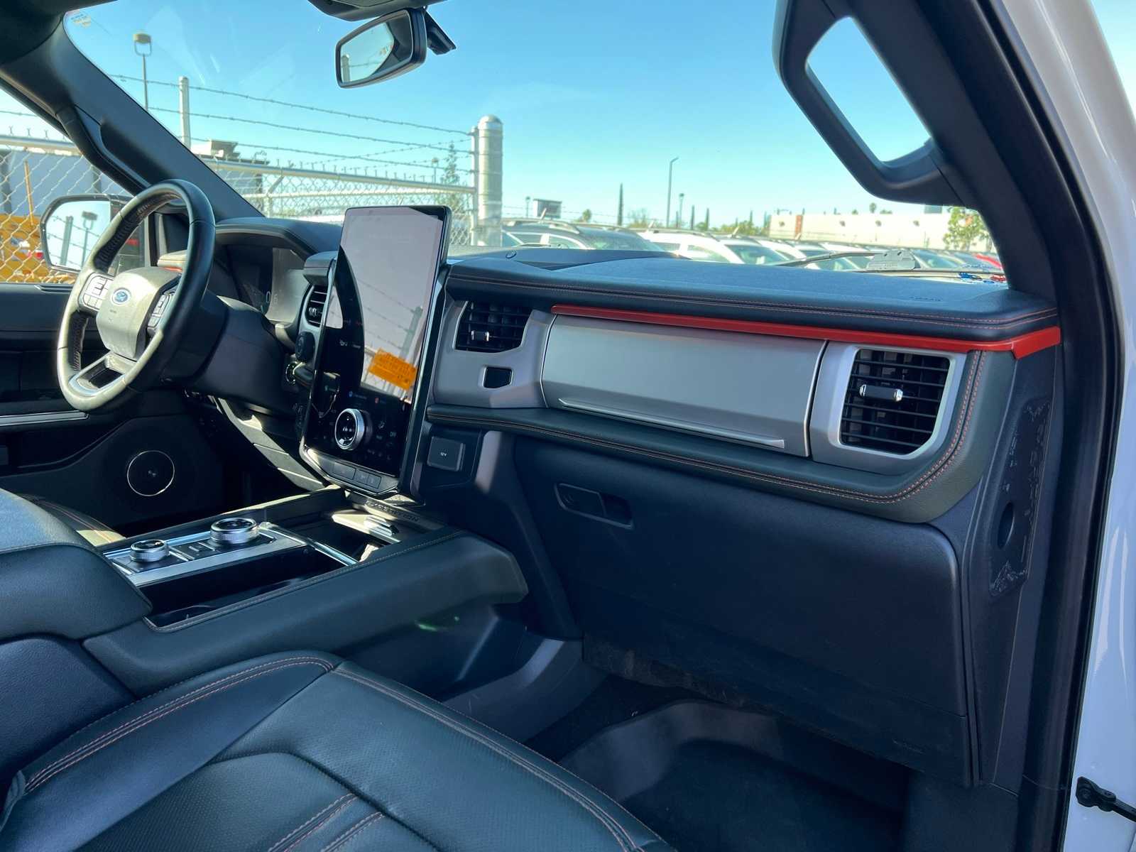 Thumbnail: 2022 Ford Expedition - 24