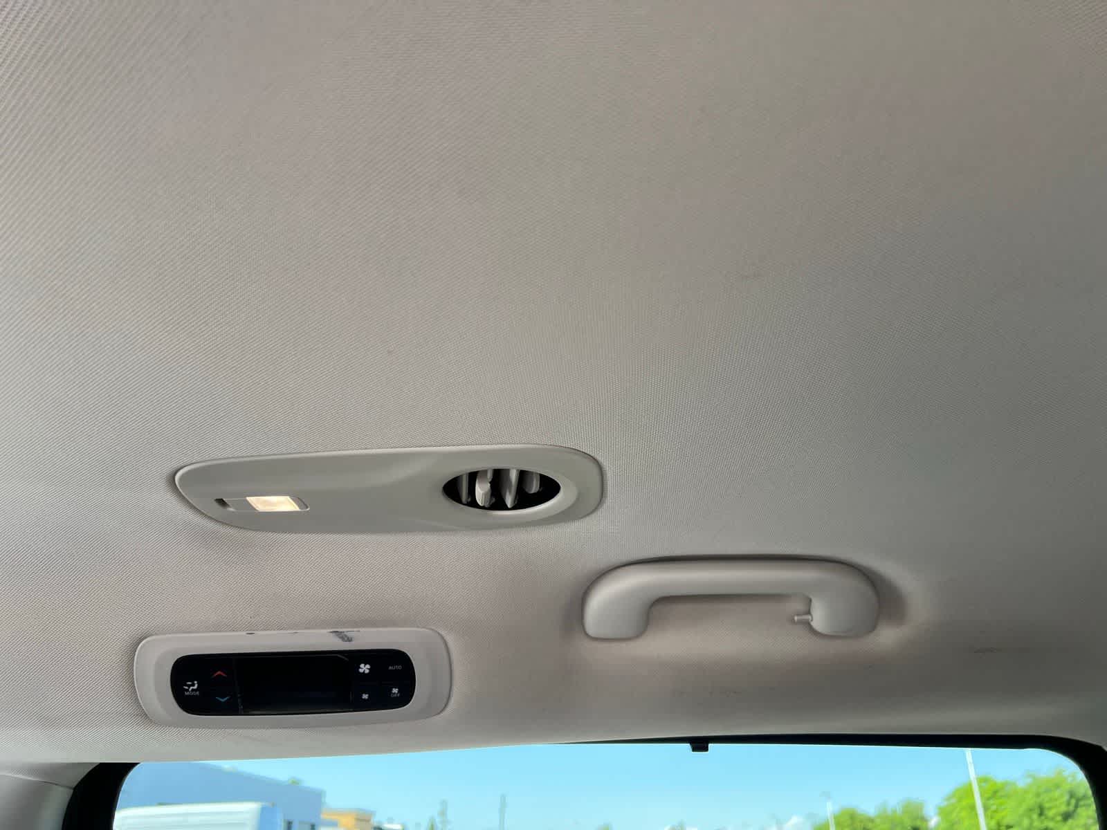 Thumbnail: 2023 Chrysler Pacifica - 30