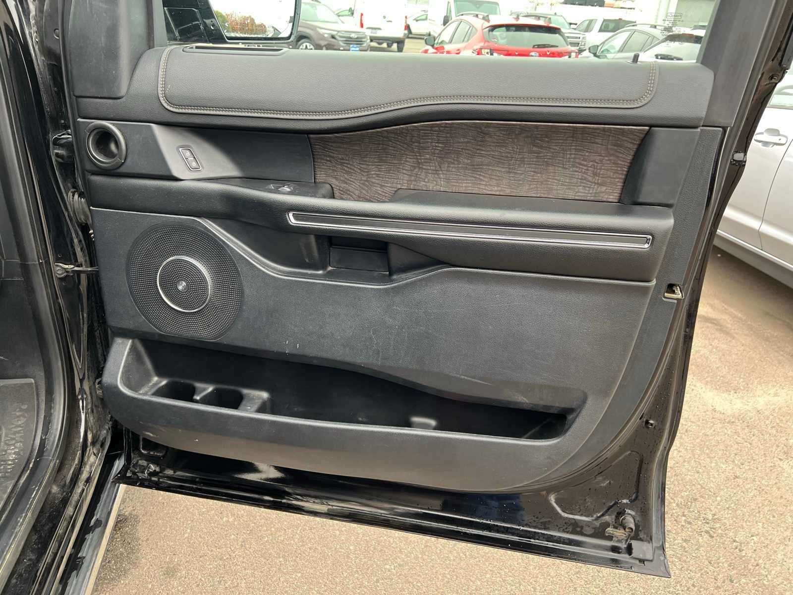 Thumbnail: 2020 Ford Expedition MAX - 28