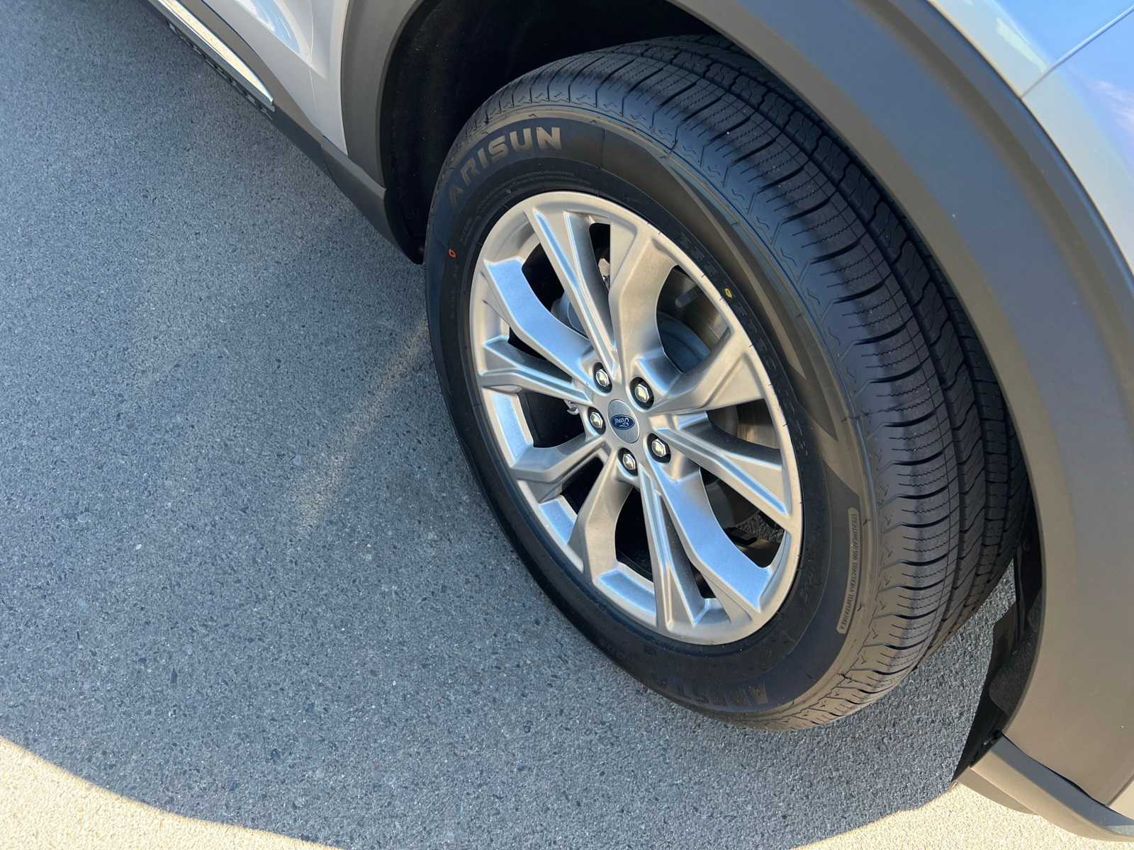 Thumbnail: 2021 Ford Explorer - 25