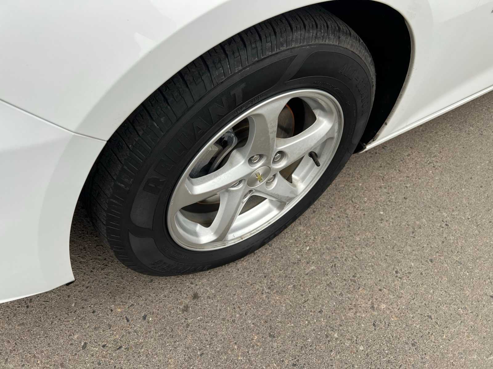 Thumbnail: 2018 Chevrolet Malibu - 12