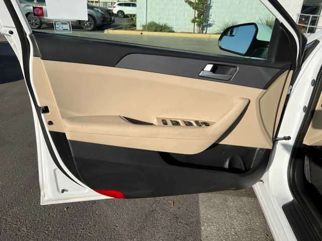 Thumbnail: 2015 Hyundai Sonata - 15