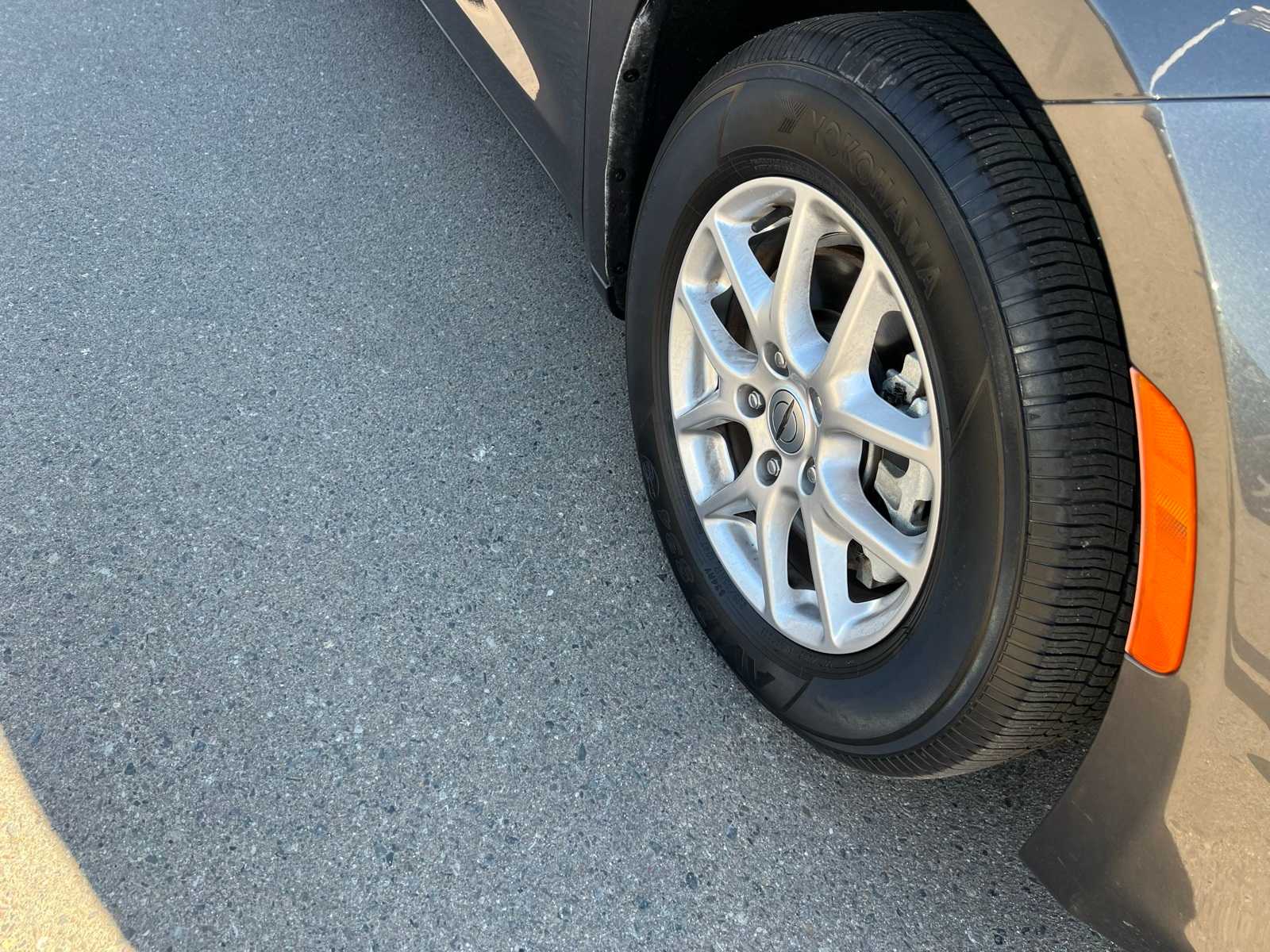 Thumbnail: 2023 Chrysler Voyager - 24