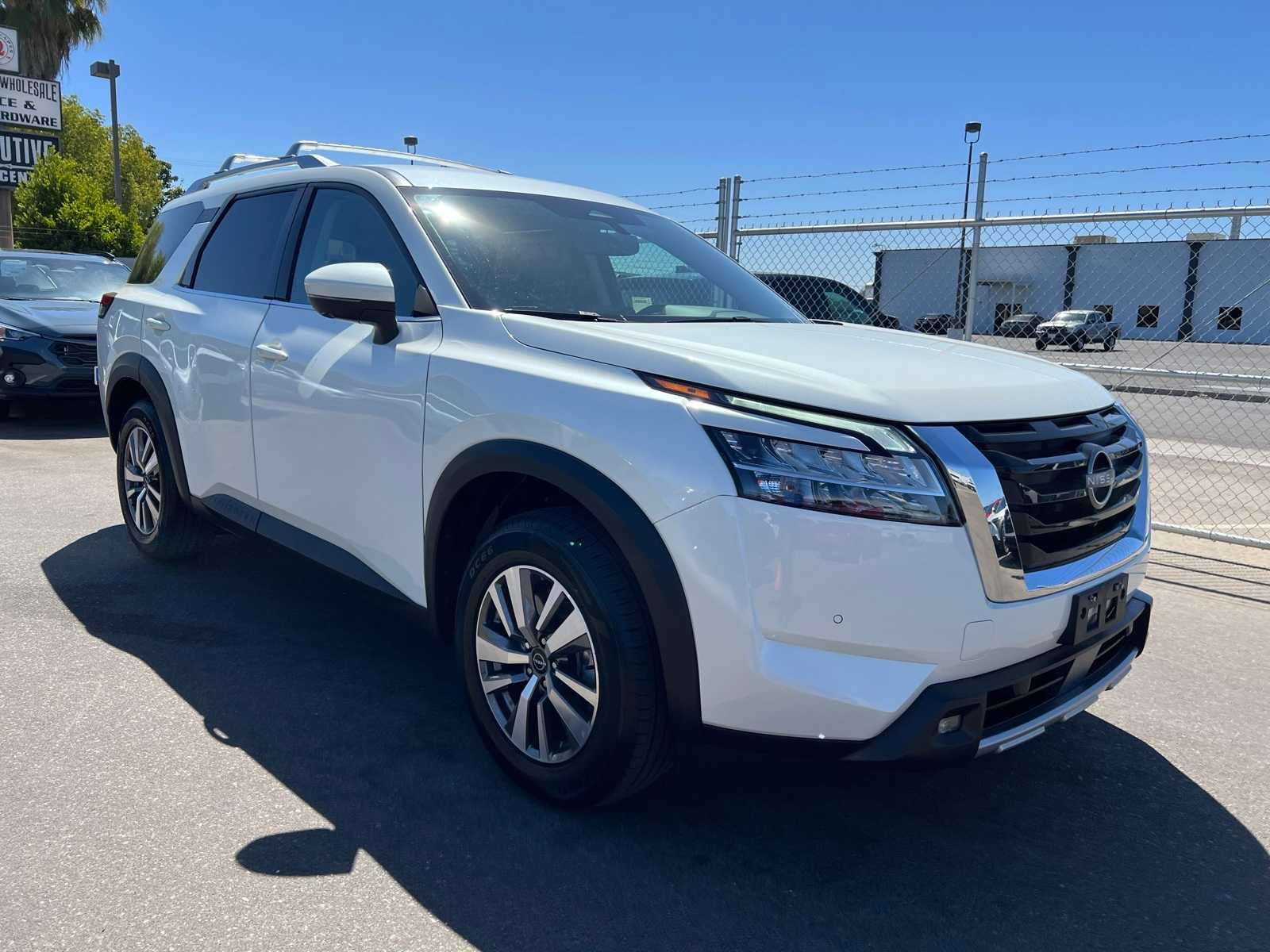 Thumbnail: 2022 Nissan Pathfinder - 11