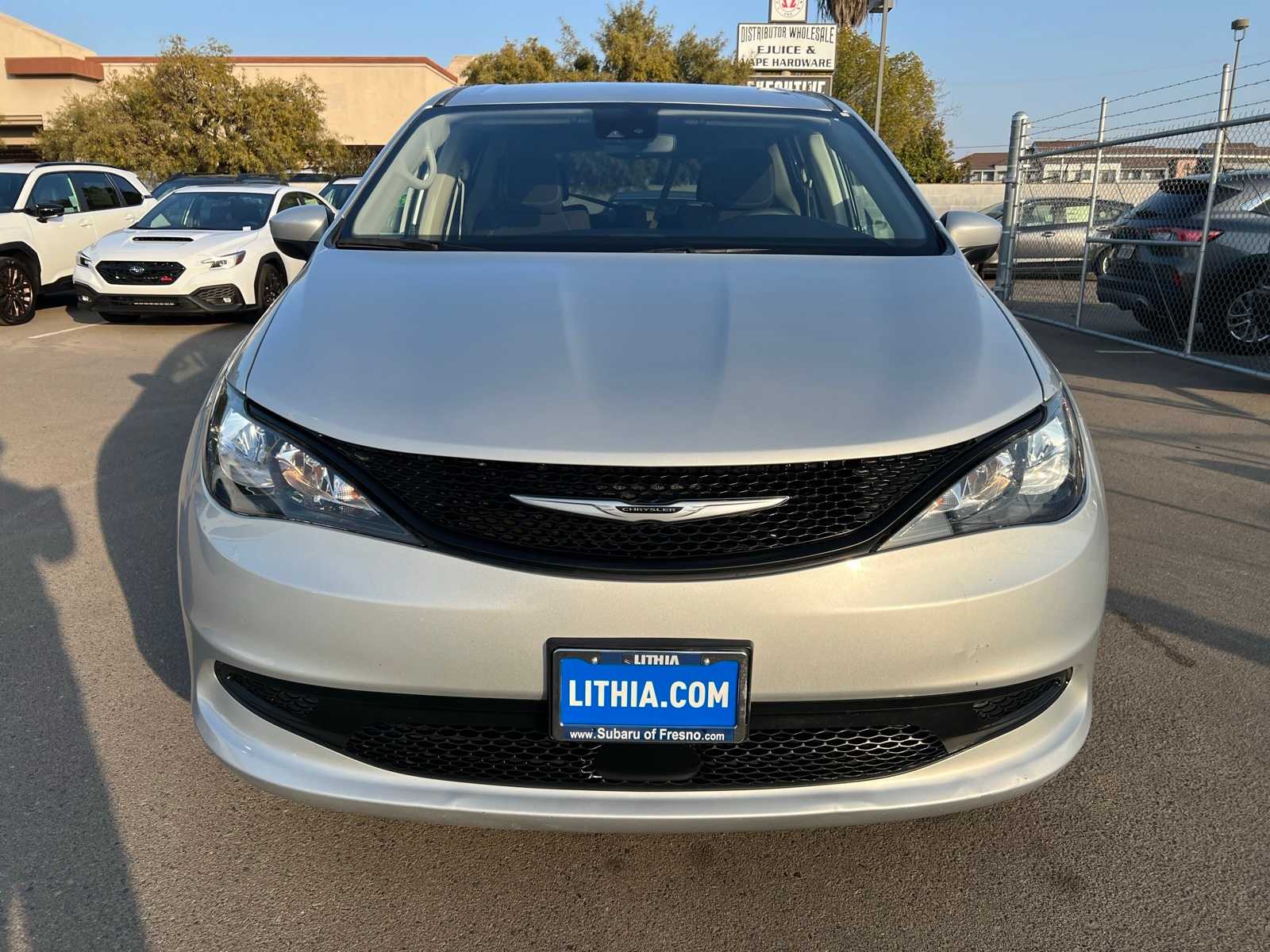 Thumbnail: 2023 Chrysler Voyager - 11