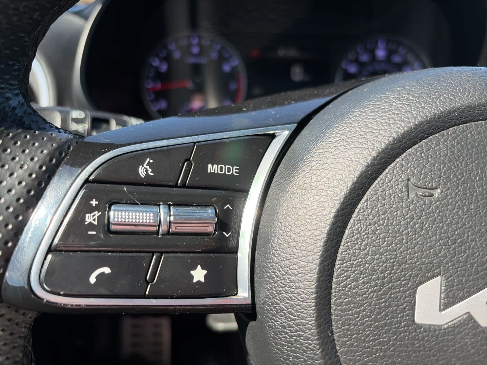 Thumbnail: 2022 Kia Forte - 33