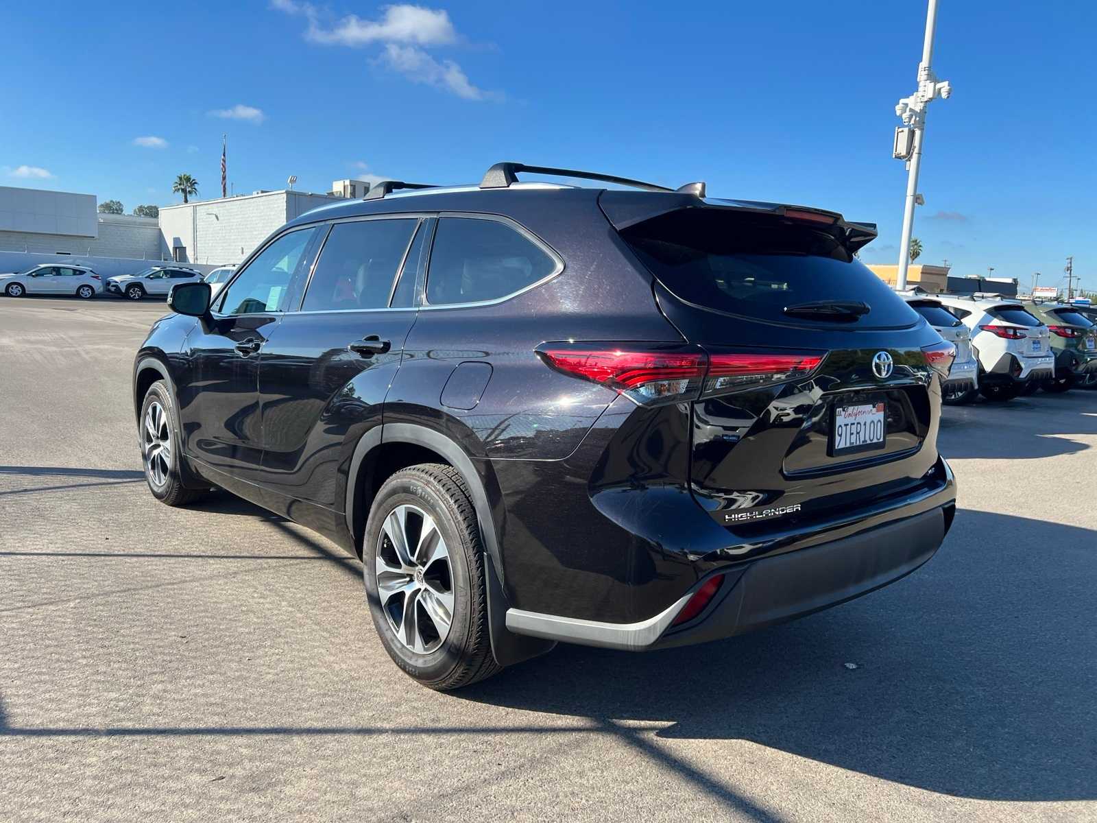 Thumbnail: 2021 Toyota Highlander - 3
