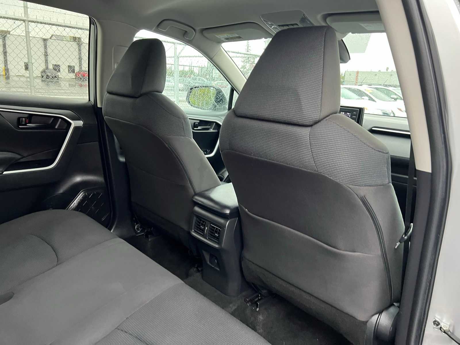 Thumbnail: 2022 Toyota RAV4 - 22