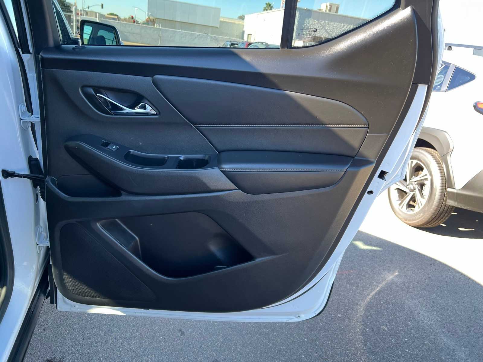 Thumbnail: 2021 Chevrolet Traverse - 24