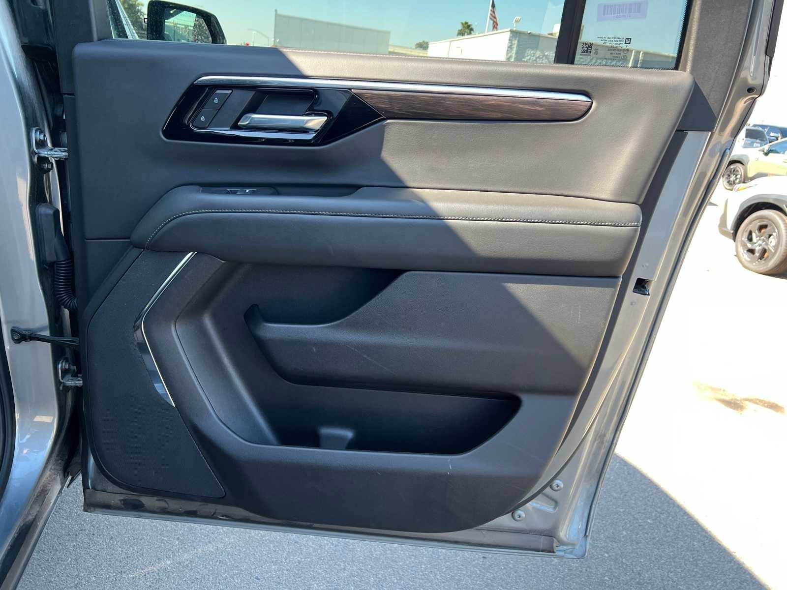 Thumbnail: 2025 Chevrolet Suburban - 22