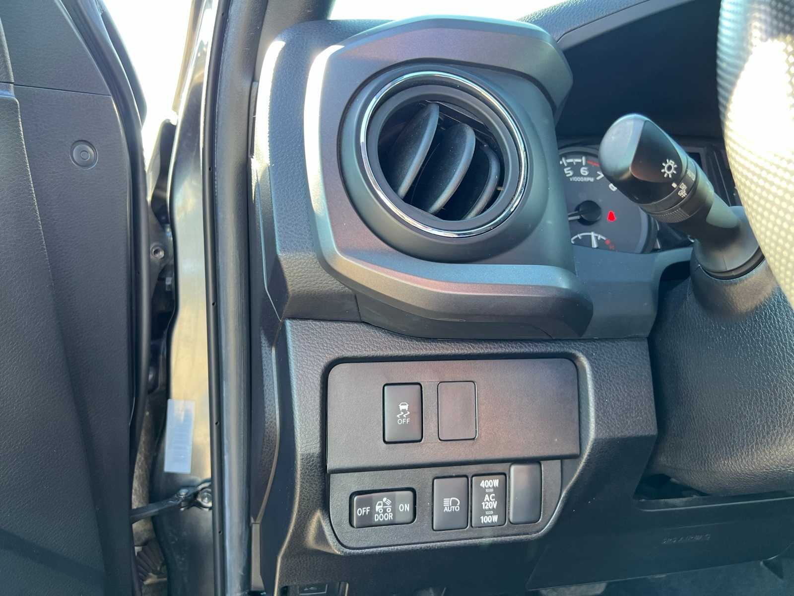 Thumbnail: 2023 Toyota Tacoma - 33