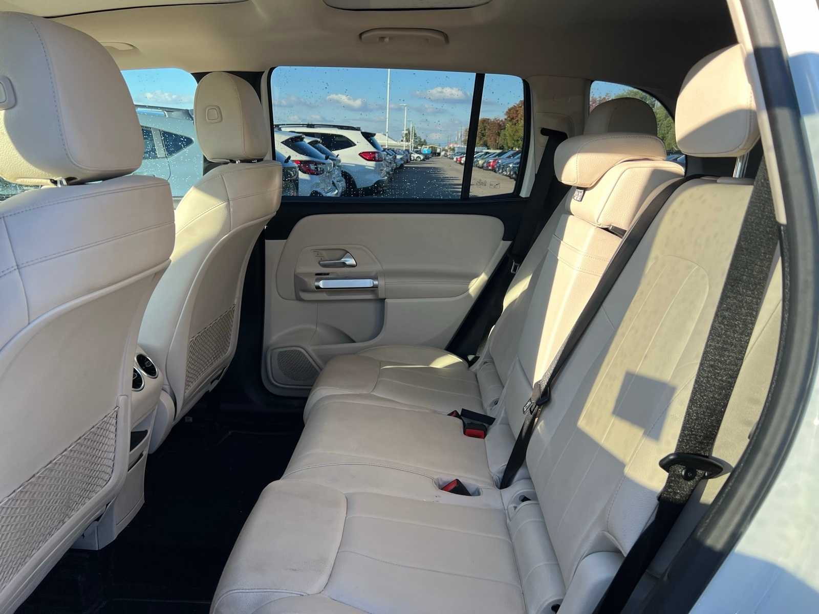 Thumbnail: 2020 Mercedes-Benz GLB - 18