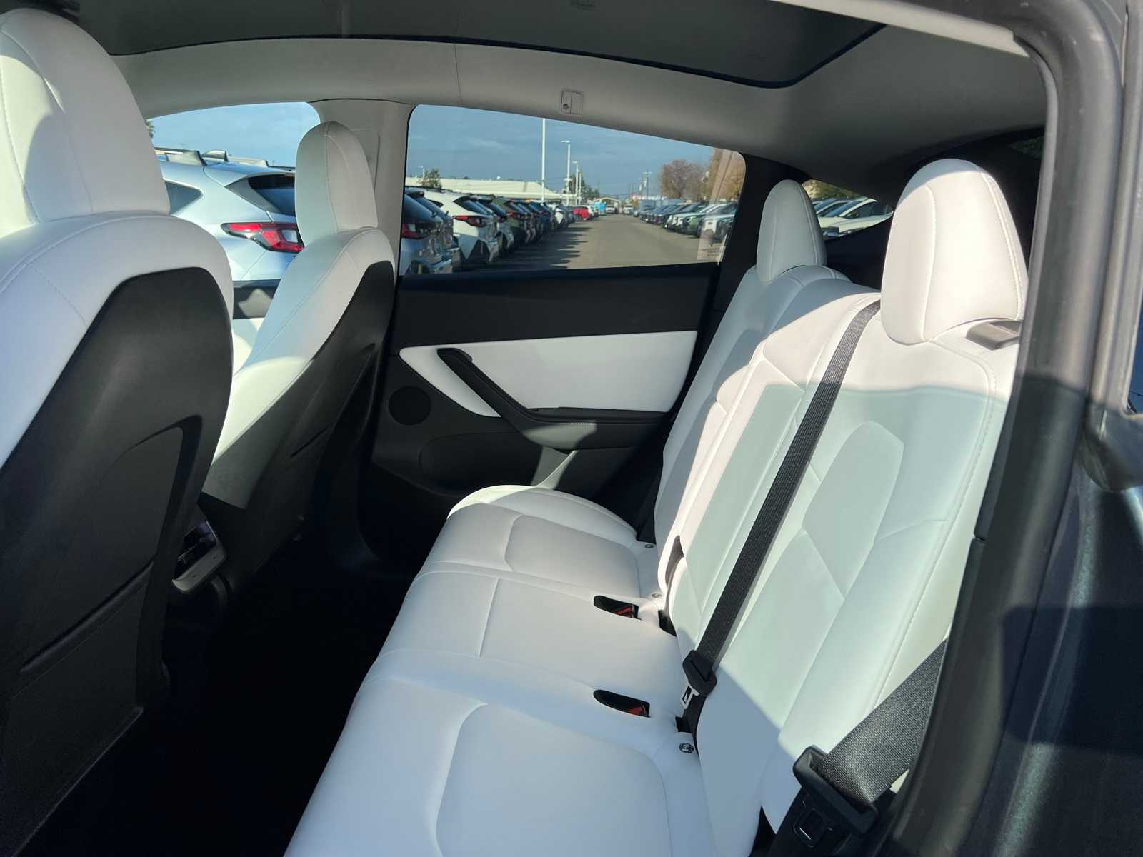 Thumbnail: 2022 Tesla Model Y - 18