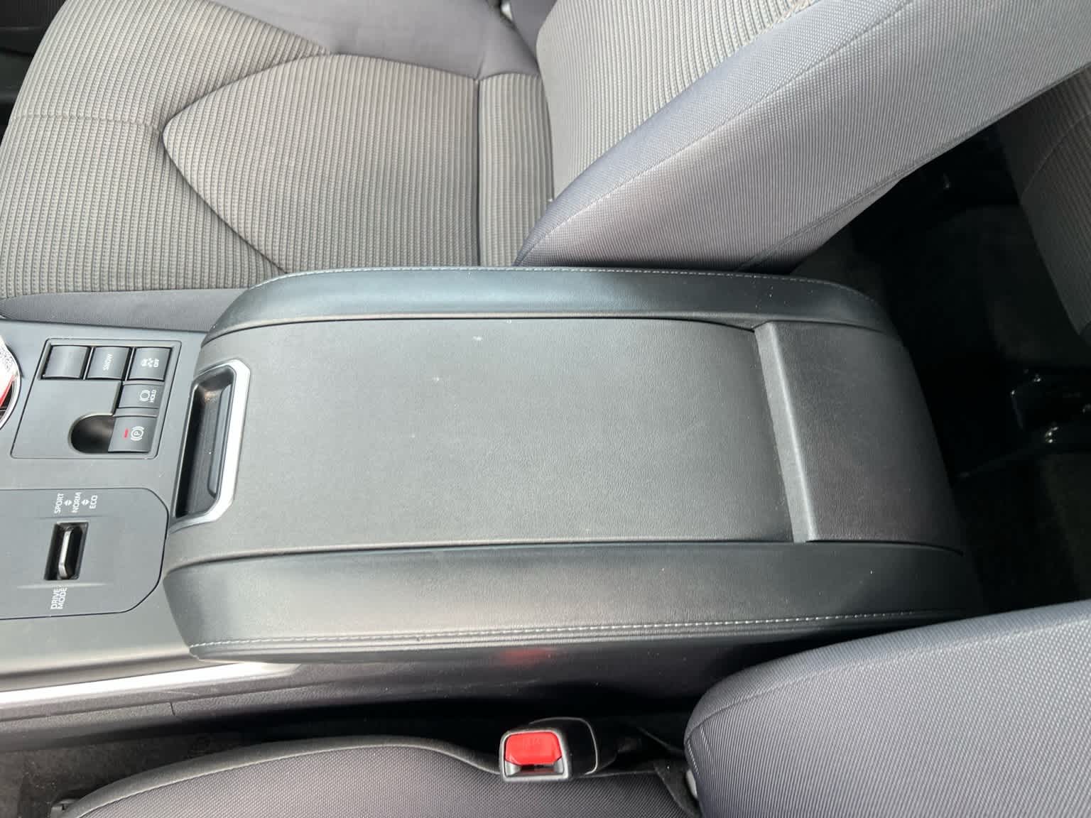 Thumbnail: 2023 Toyota Highlander - 38