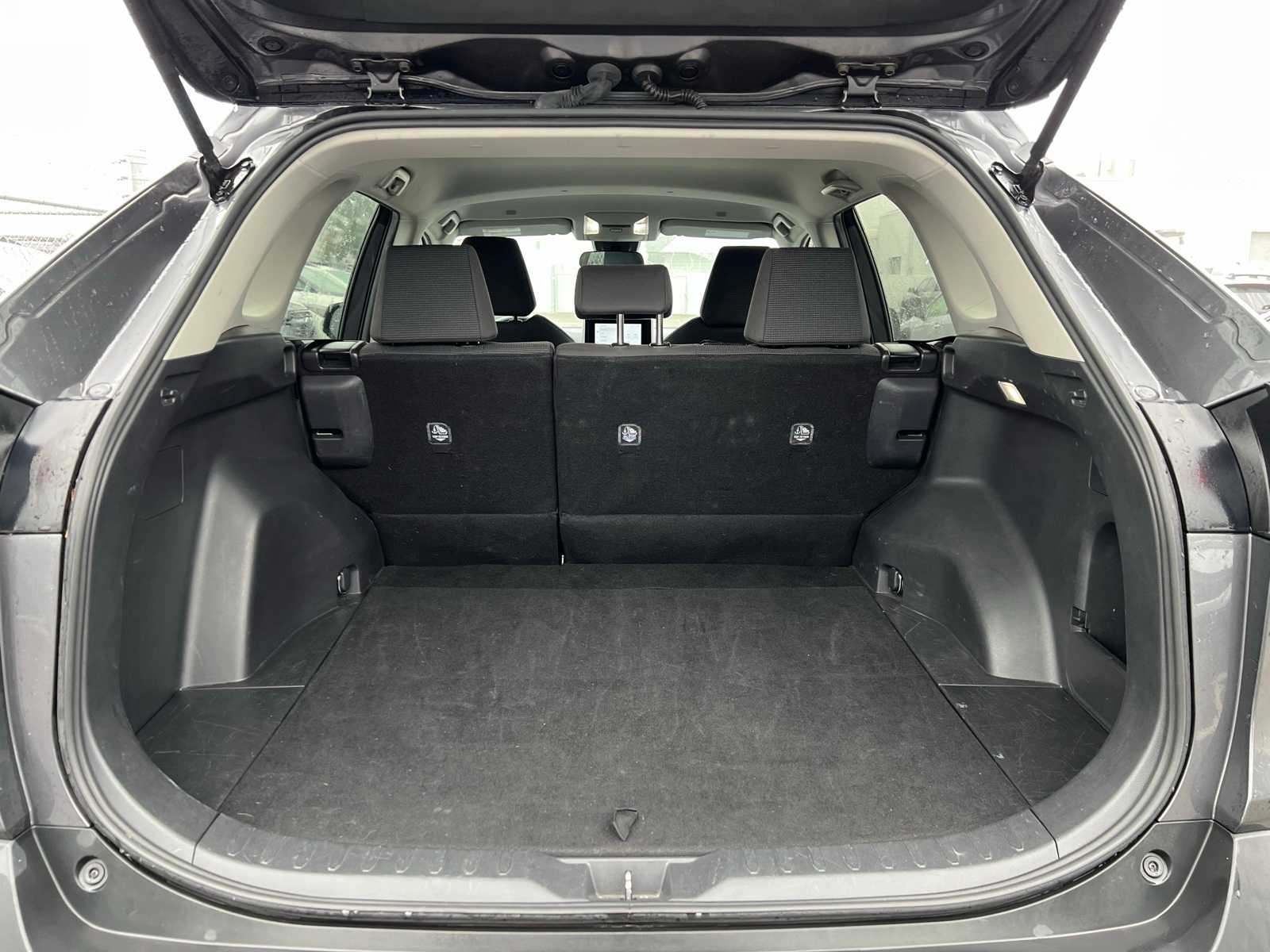 Thumbnail: 2024 Toyota RAV4 - 8