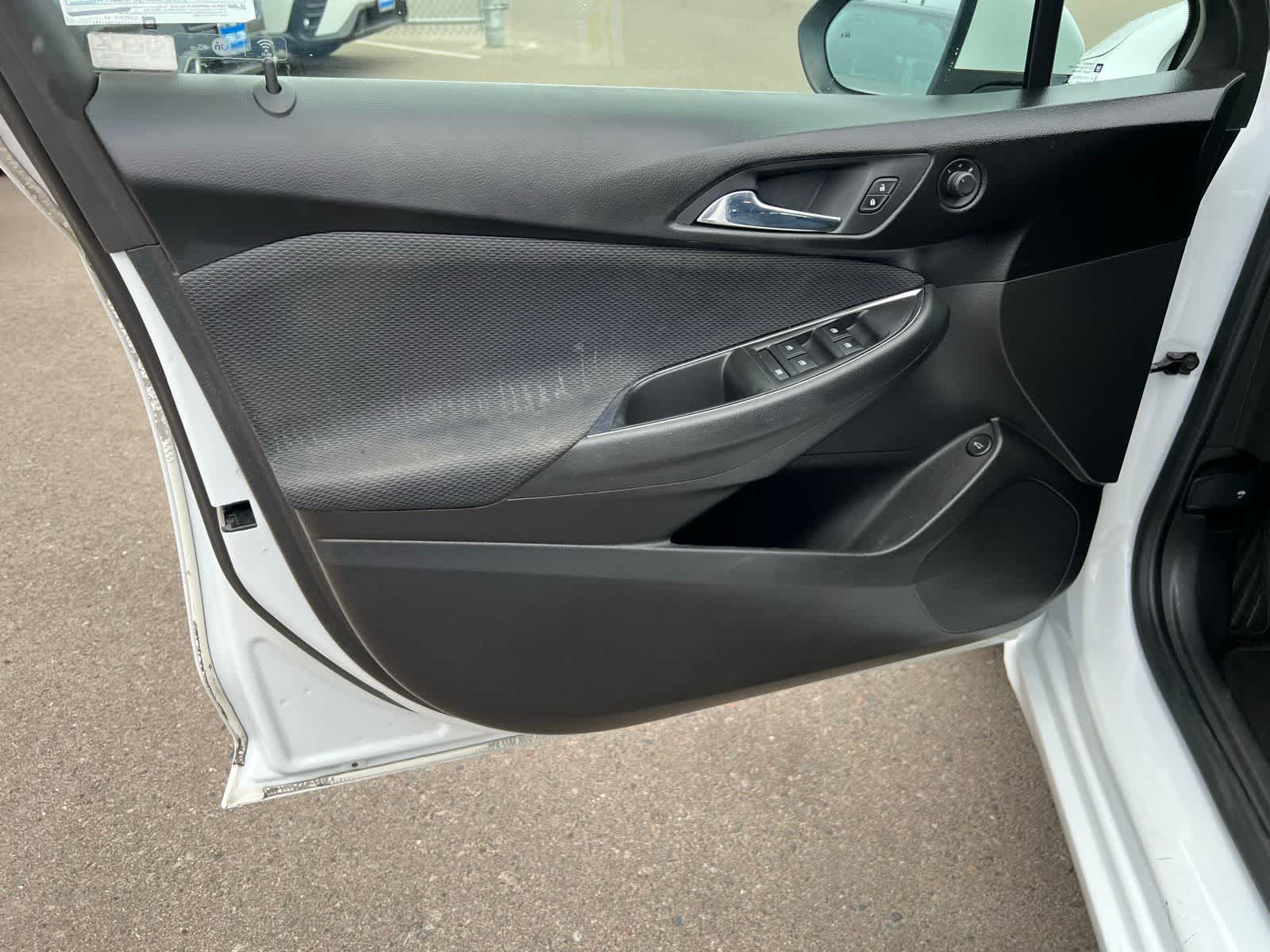 Thumbnail: 2016 Chevrolet Cruze - 16