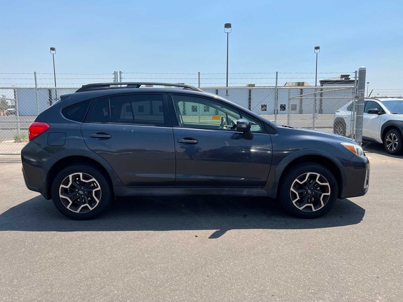Thumbnail: 2017 Subaru Crosstrek - 9