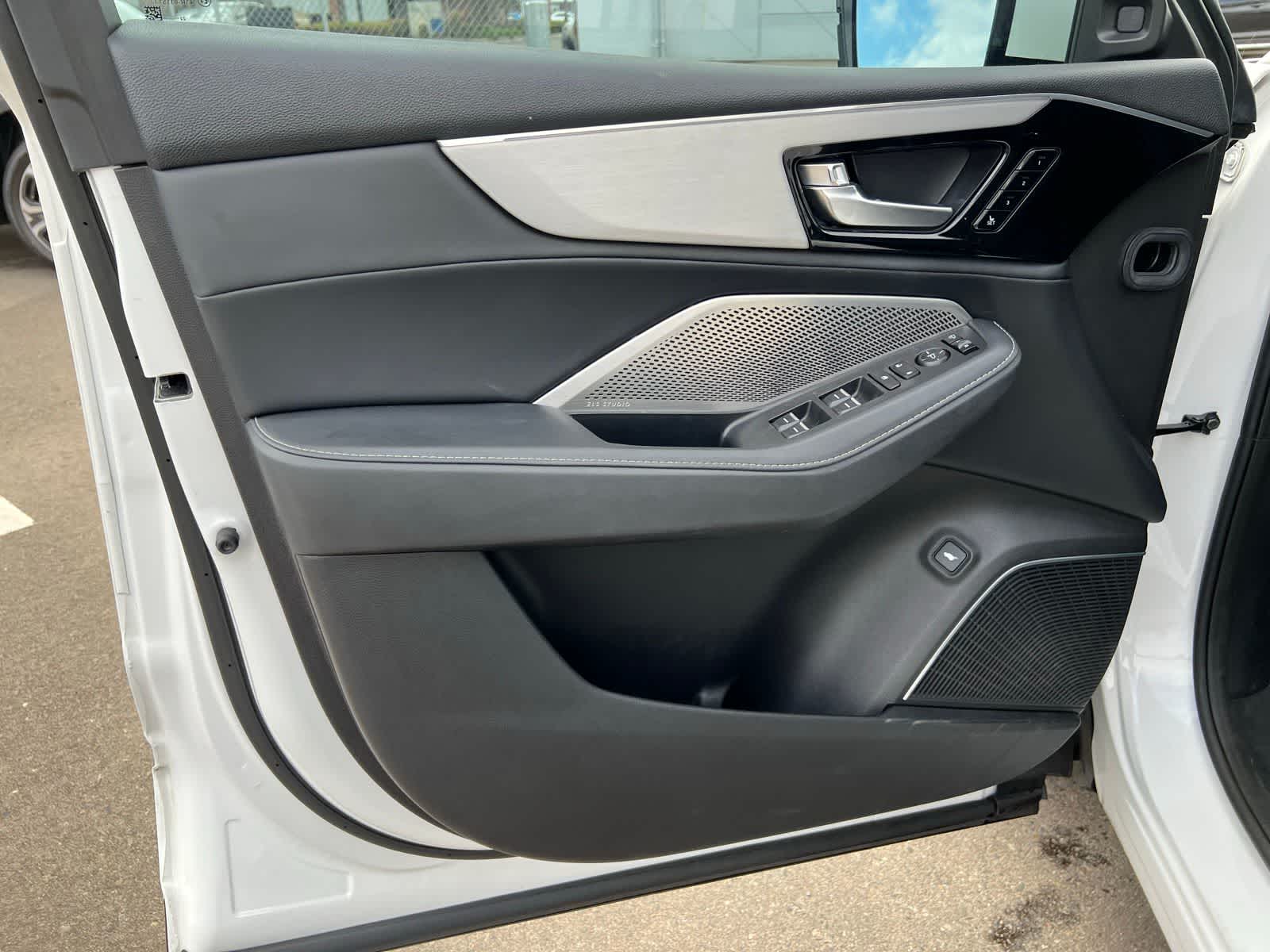 Thumbnail: 2023 Acura MDX - 15