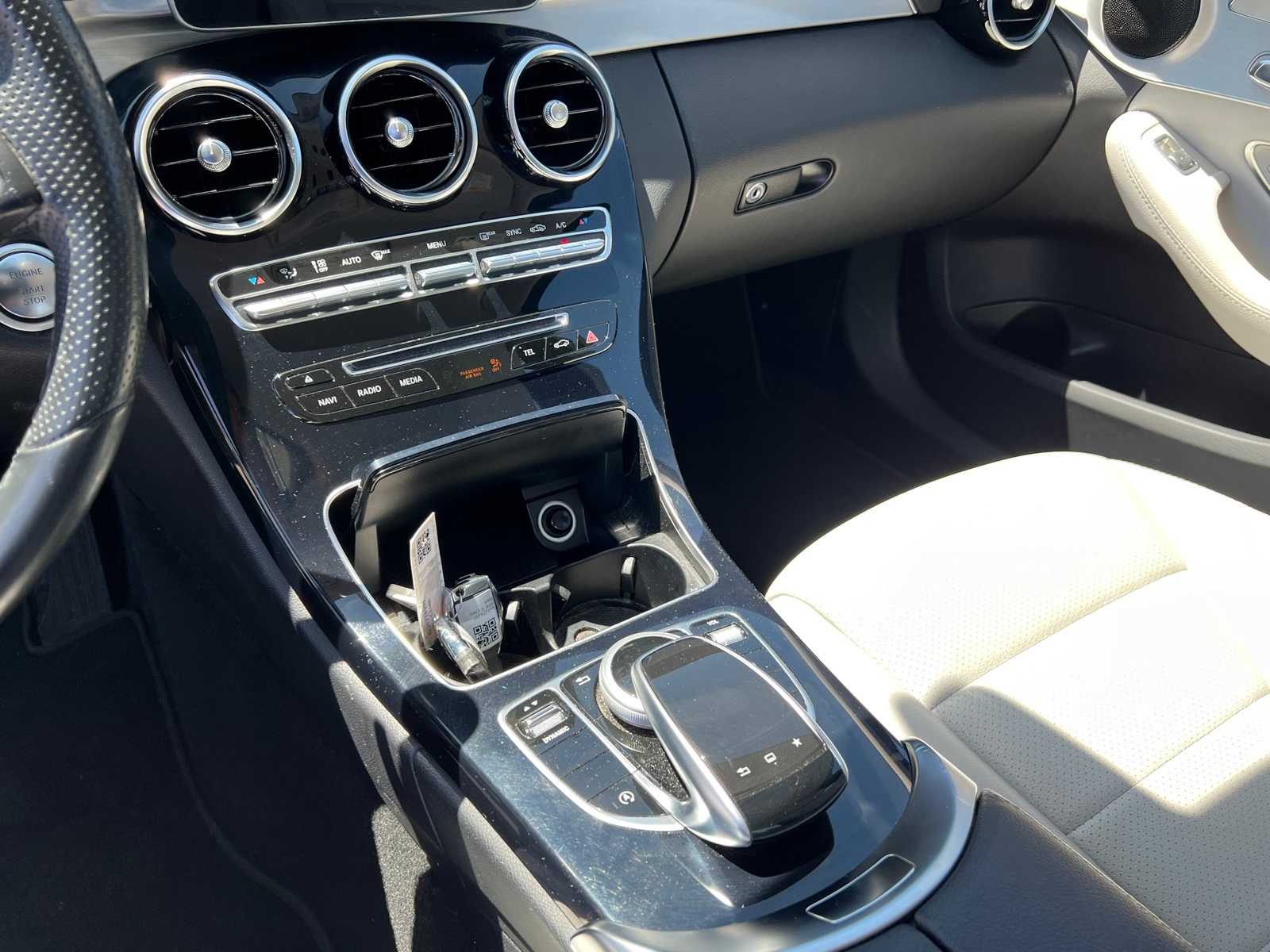 Thumbnail: 2016 Mercedes-Benz C-Class - 34