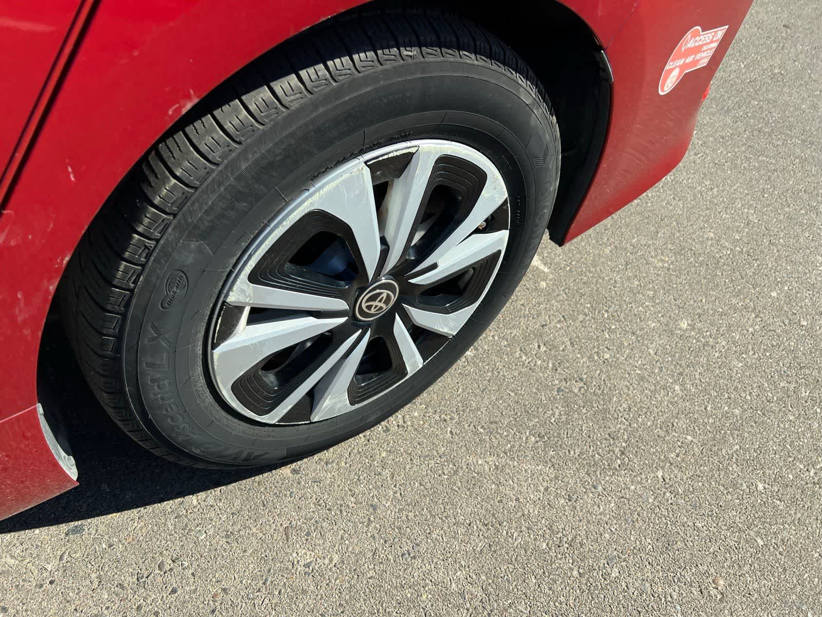 Thumbnail: 2017 Toyota Prius Prime - 16