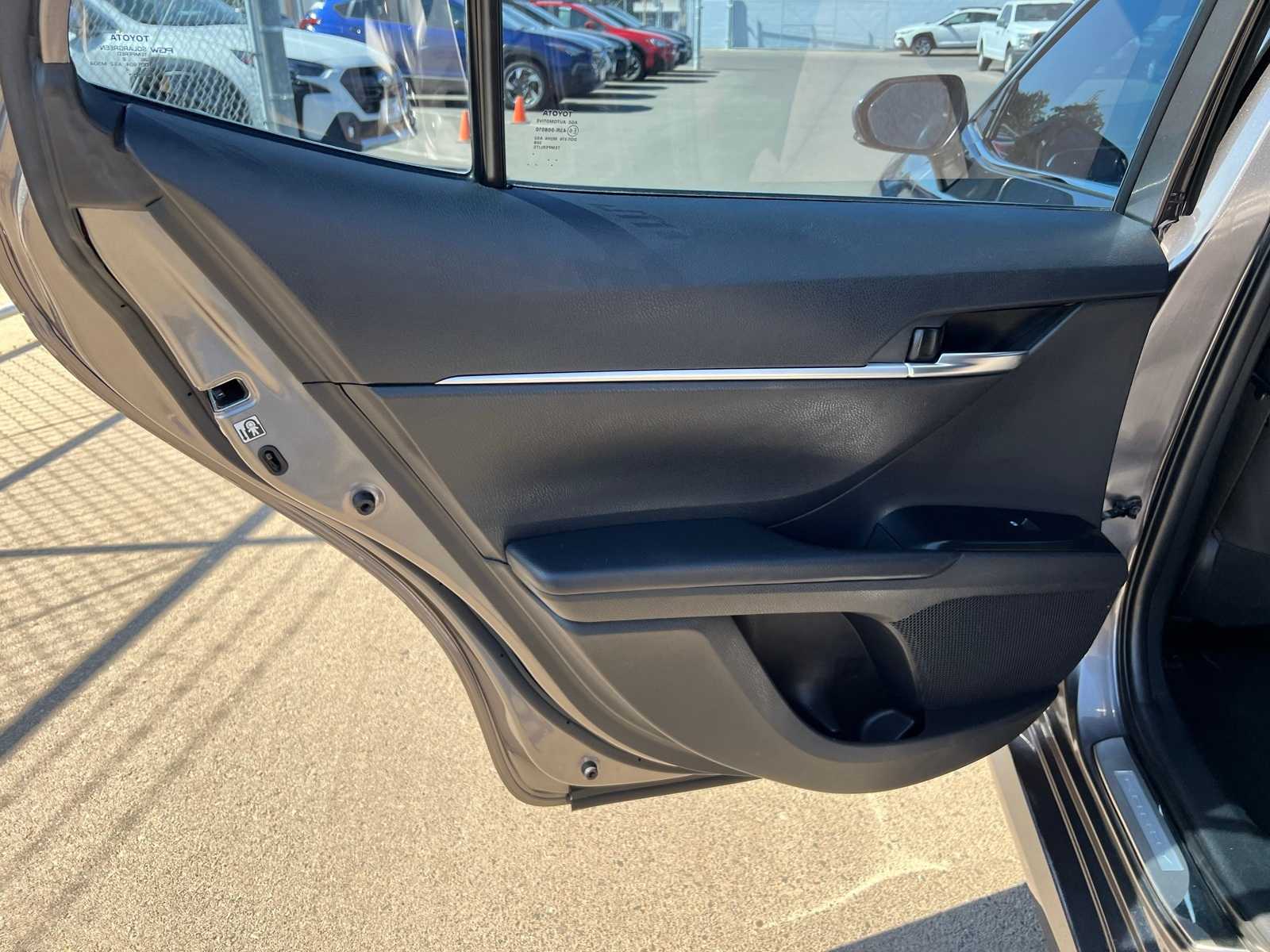 Thumbnail: 2018 Toyota Camry - 19