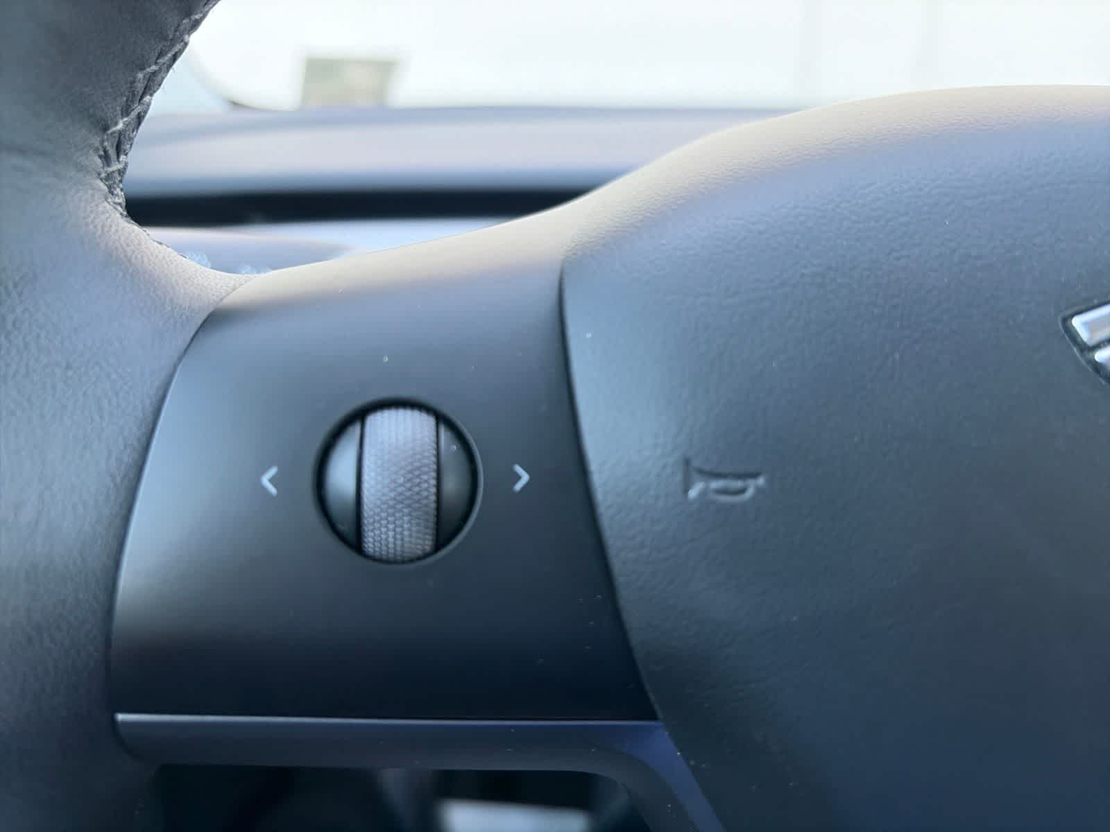 Thumbnail: 2023 Tesla Model 3 - 32