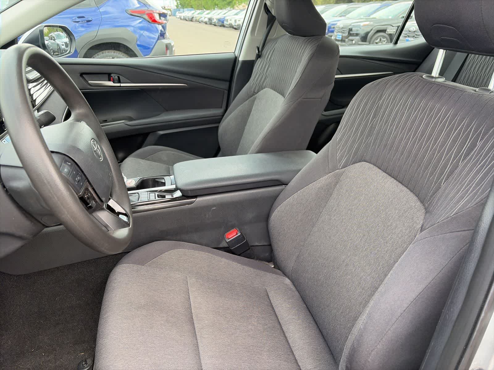 Thumbnail: 2025 Toyota Camry - 25