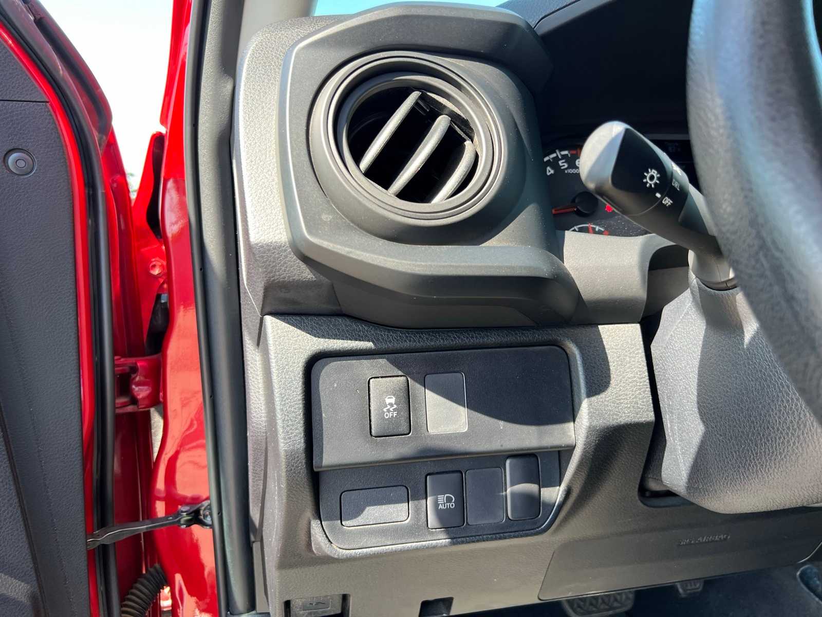 Thumbnail: 2020 Toyota Tacoma - 28