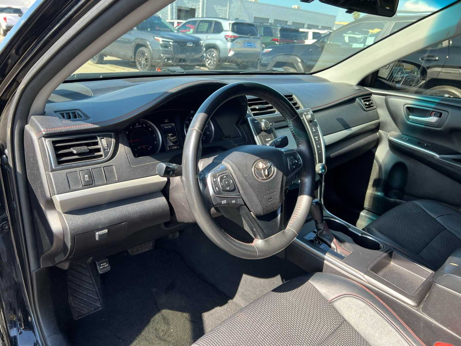 Thumbnail: 2017 Toyota Camry - 14