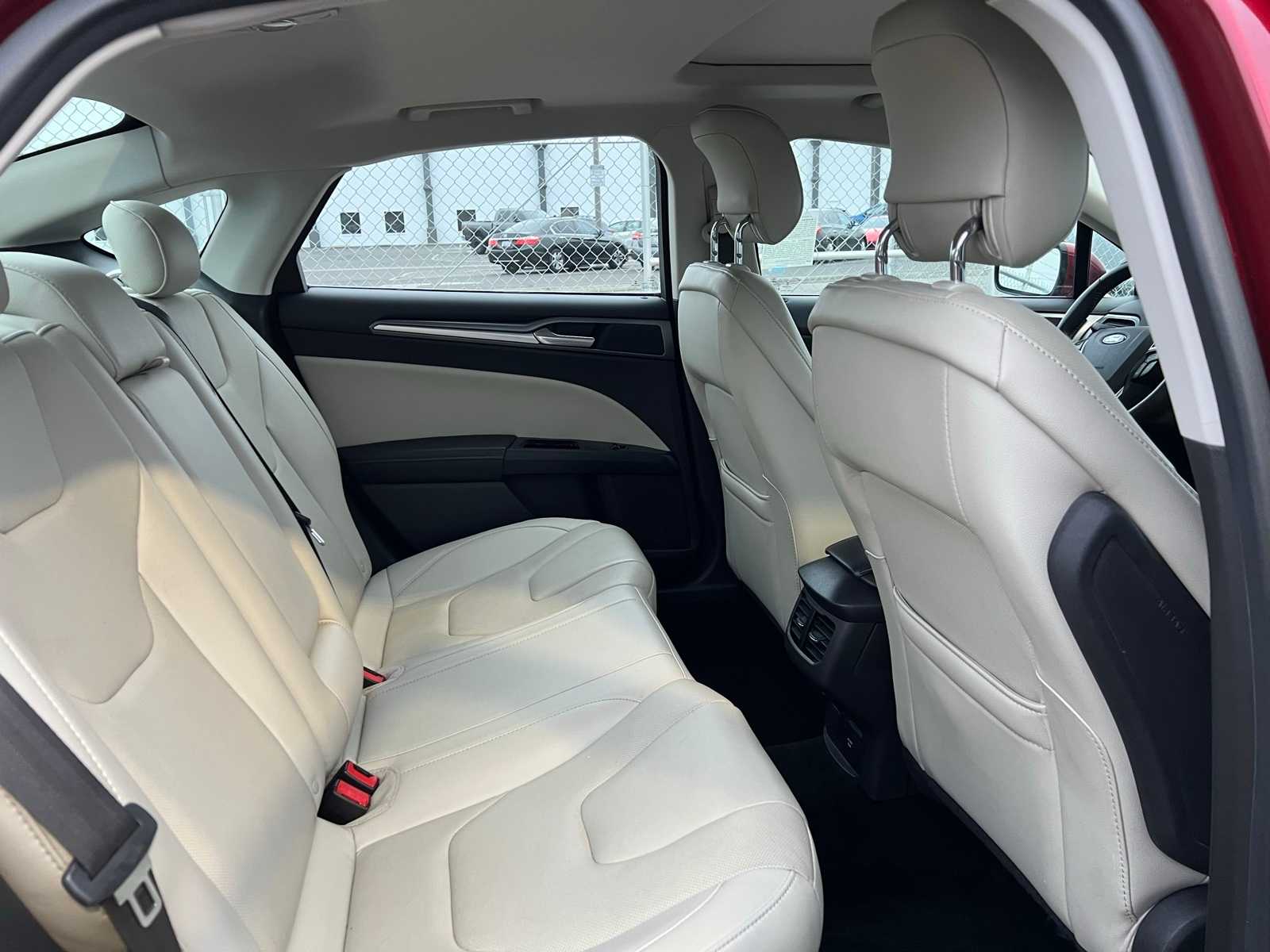 Thumbnail: 2014 Ford Fusion - 23