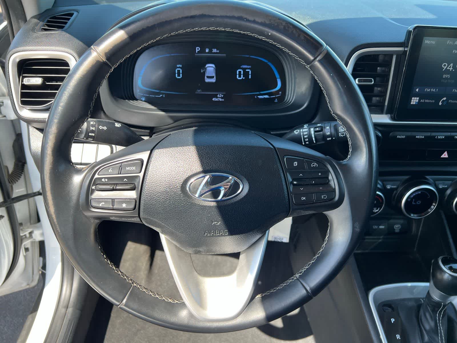 Thumbnail: 2023 Hyundai Venue - 32