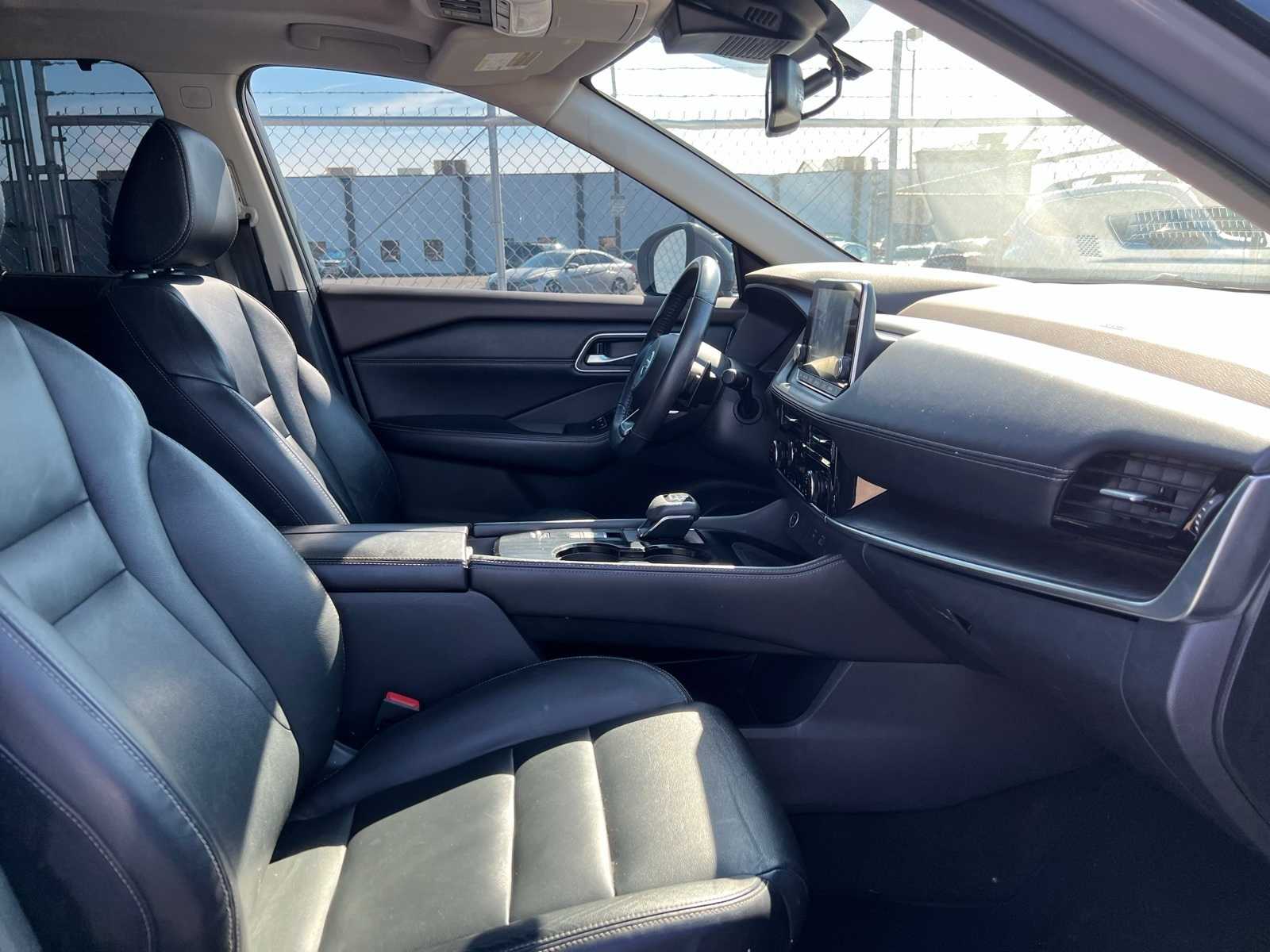 Thumbnail: 2021 Nissan Rogue - 25